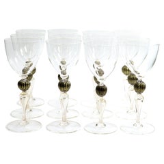 Ensemble de 12 gobelets à vin en verre vénitien / Murano avec noir et or, de Salviati