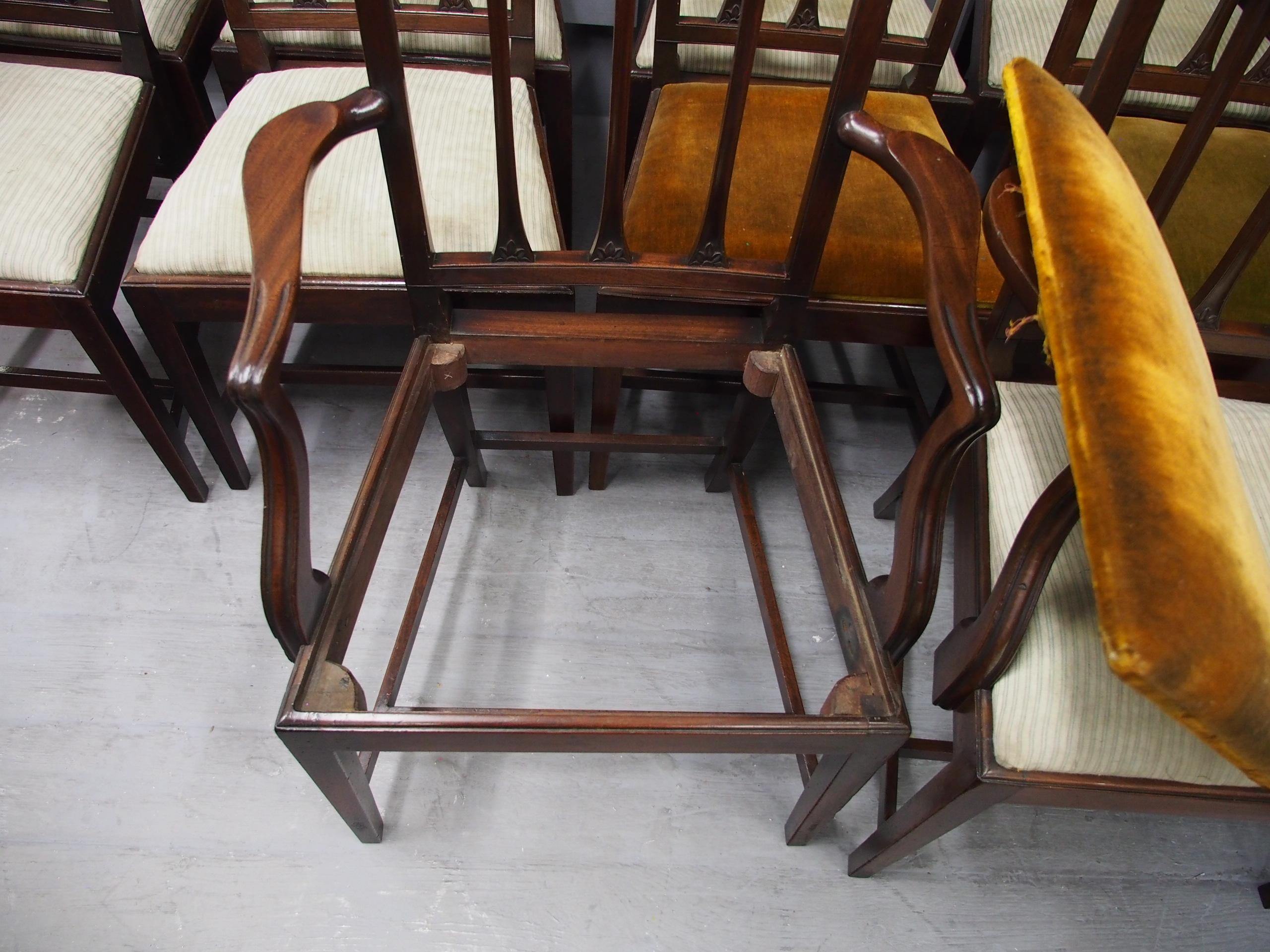 18th Century and Earlier Set of 12 Scottish George III Mahogany Dining Chairs For Sale