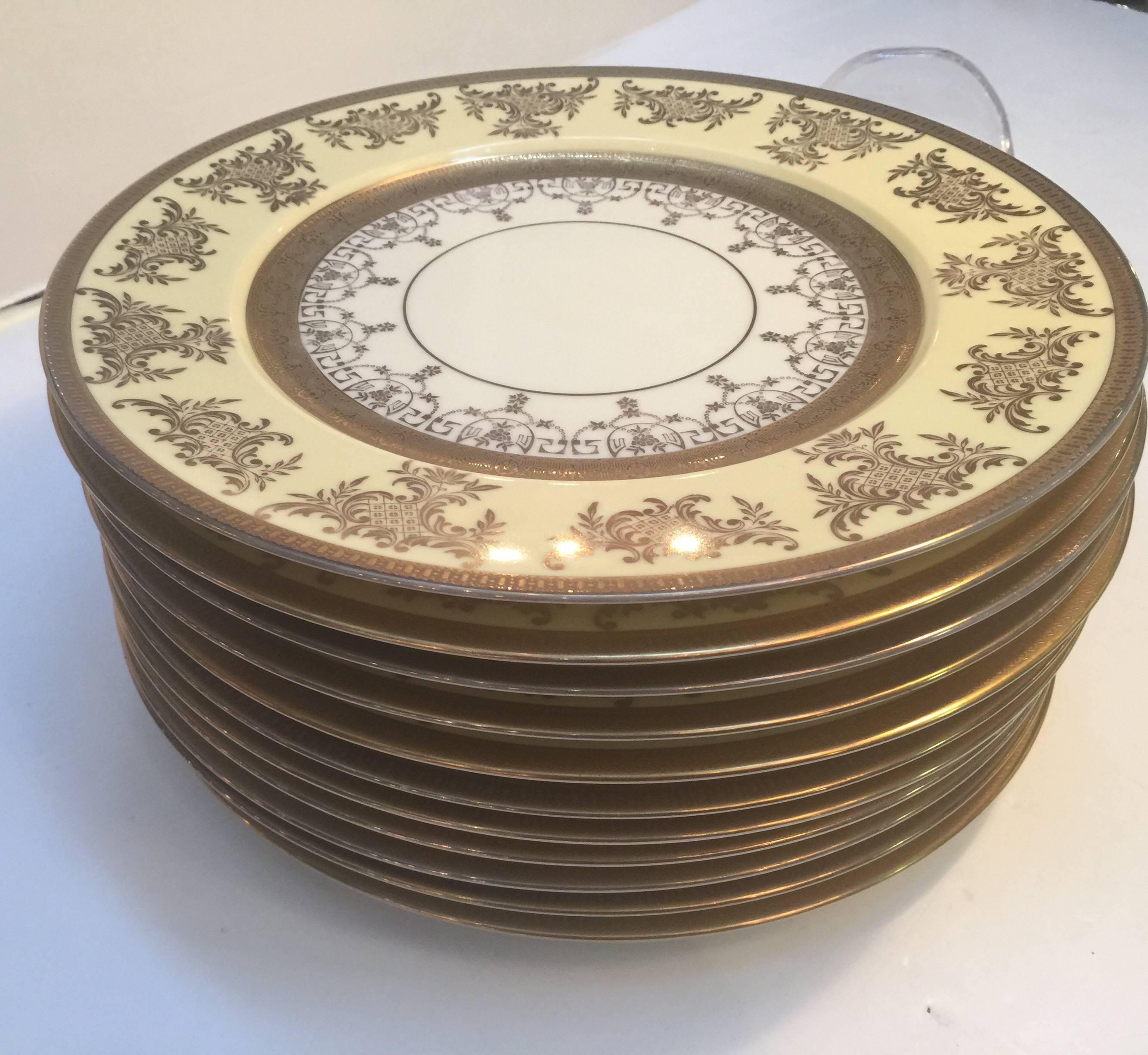 Early 20th Century Set of 12 Service Dinner Plates with Vanilla and Gilt Borders