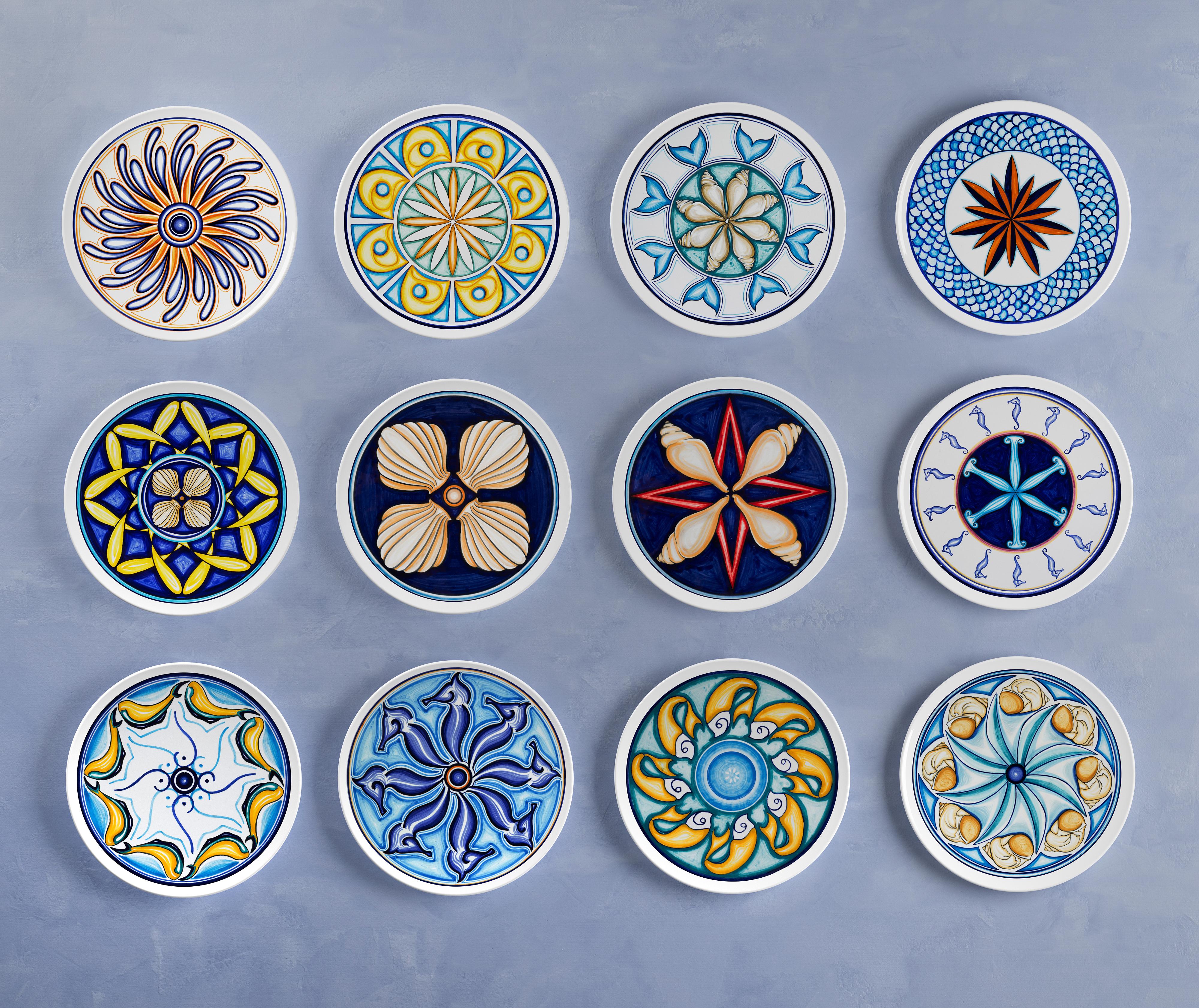 Set of 12 Sicilian Clay Hand-Painted Colapesce Dinner Plates, Made in Italy For Sale 6