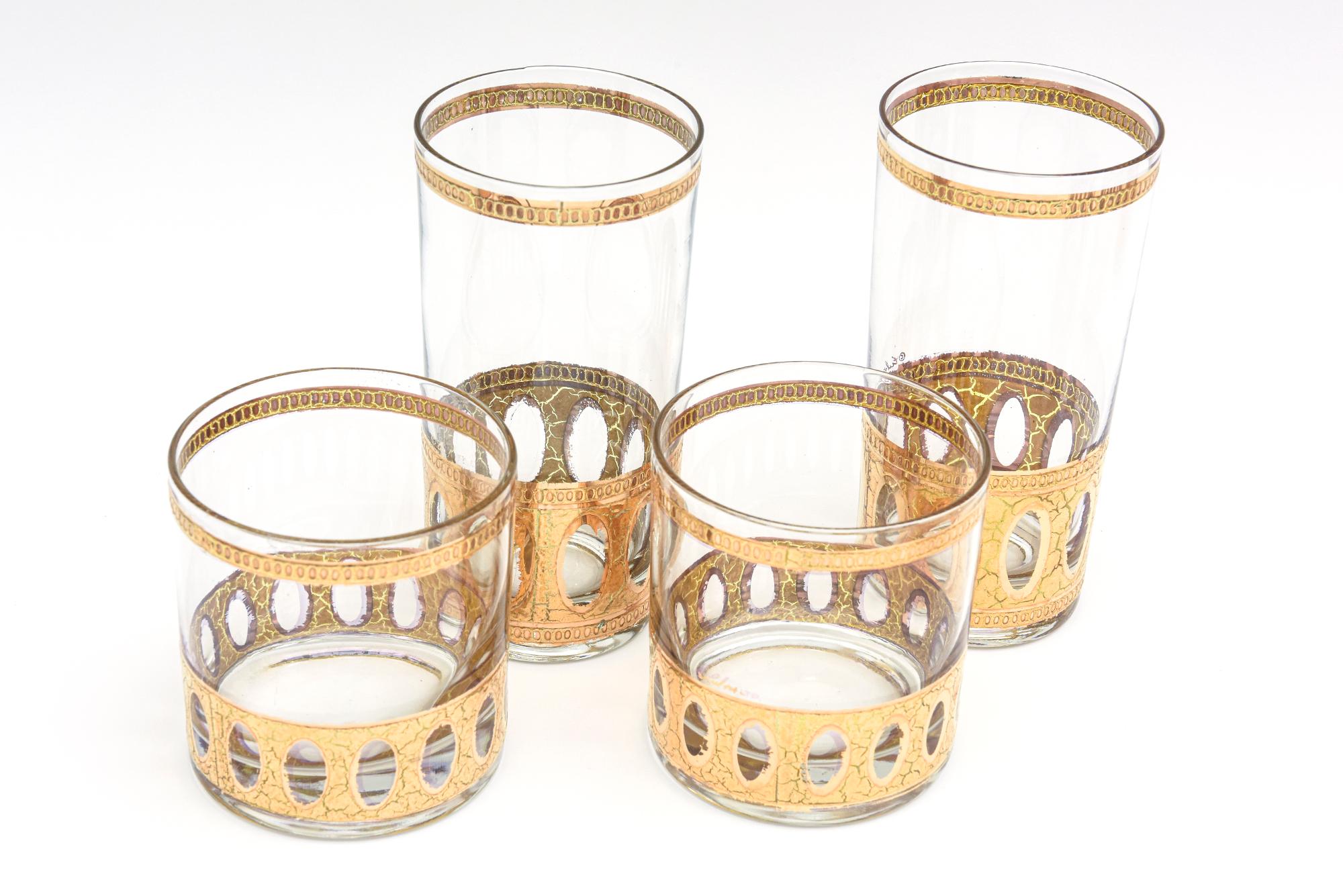 Culver Signed 22 Karat Gold Plated and Glass Drinking Set 12 Vintage Barware In Good Condition In North Miami, FL