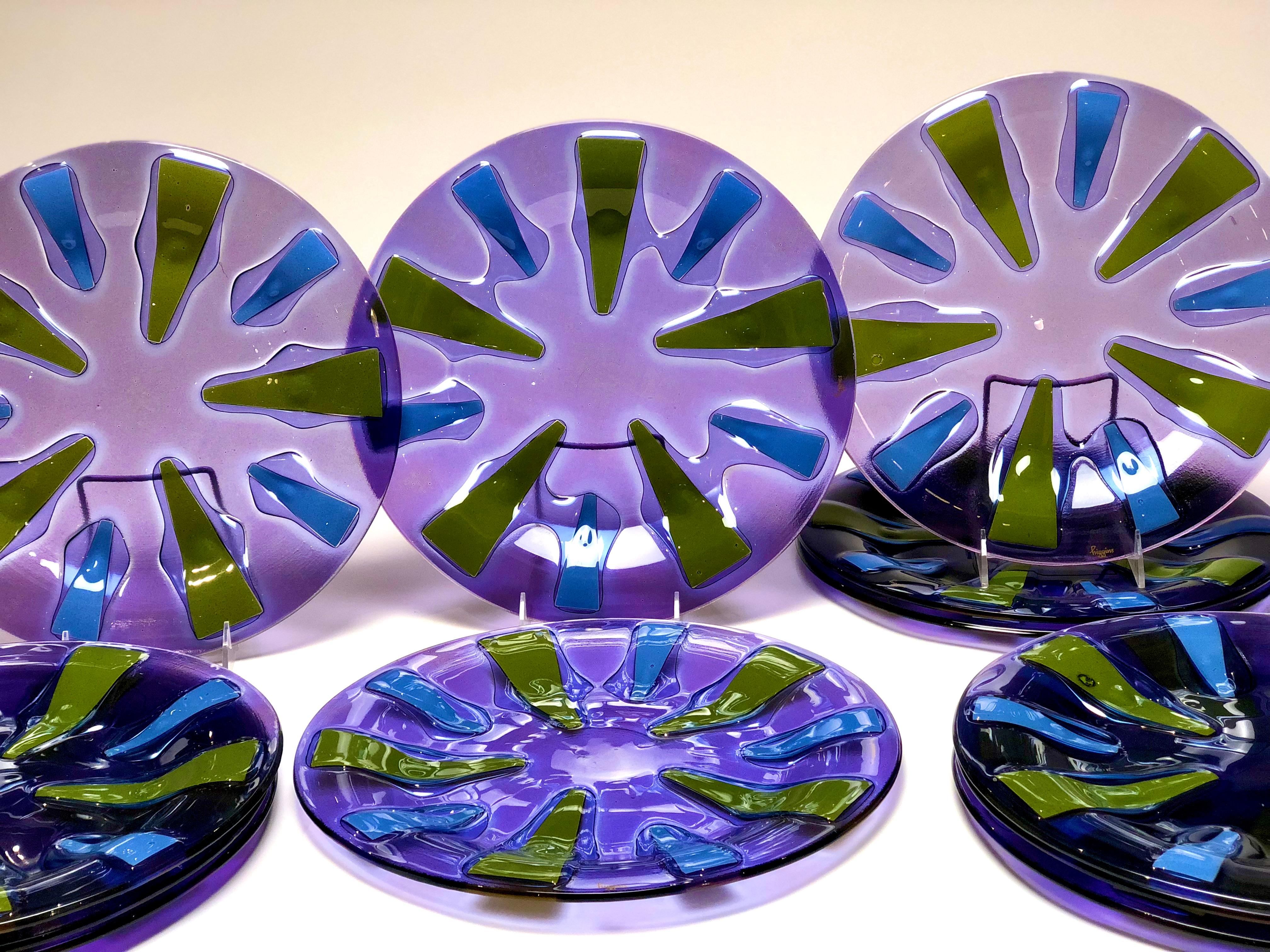 Milieu du XXe siècle Ensemble de 12 chargeurs en verre fusionné Higgins Blues & Greene signés en vente