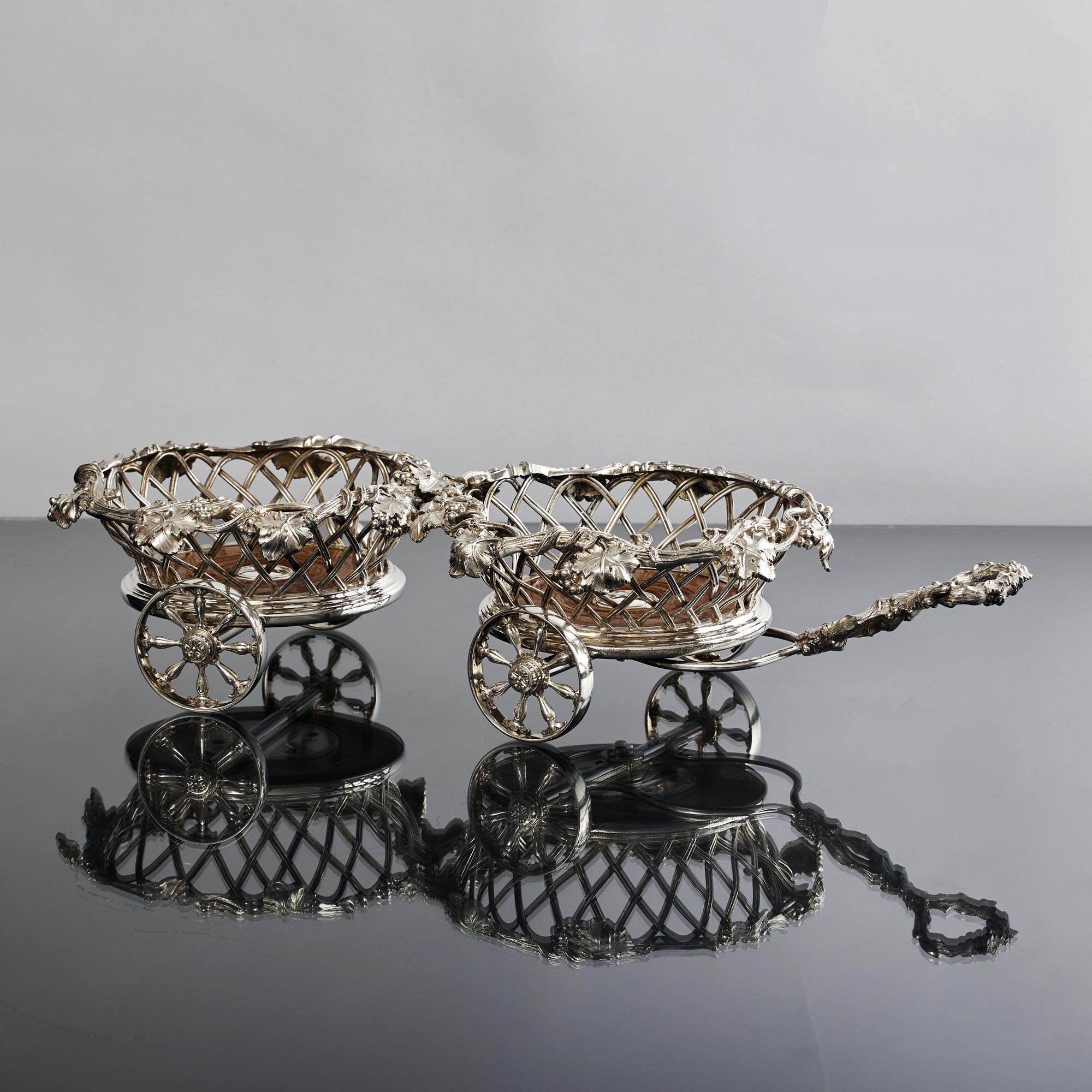 Late 19th Century Articulated Victorian silver-plated wine coaster trolley For Sale