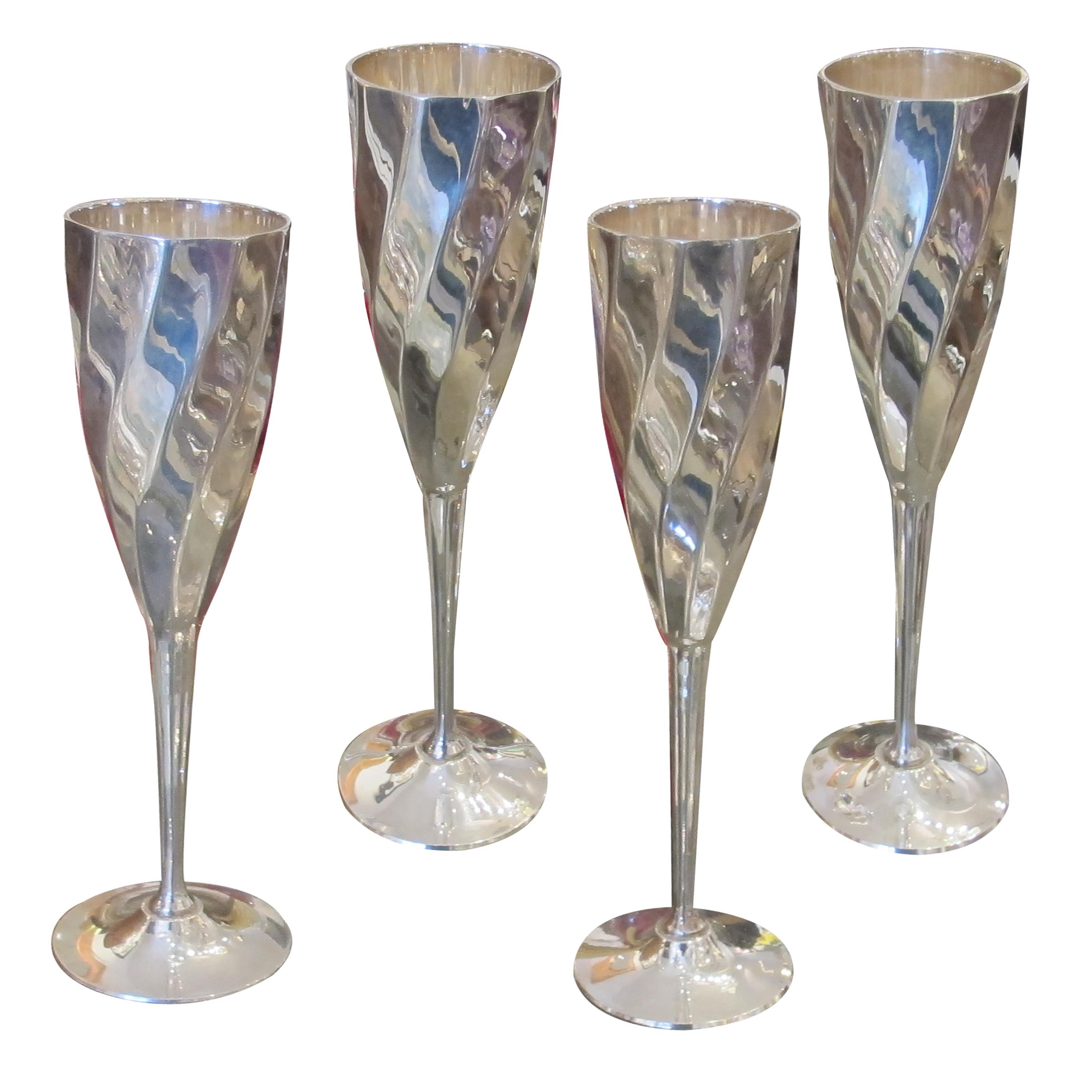 Mid-Century moderno Set di 12 flute da champagne placcati in argento con vassoio, con timbro francese Saint Hilaire in vendita