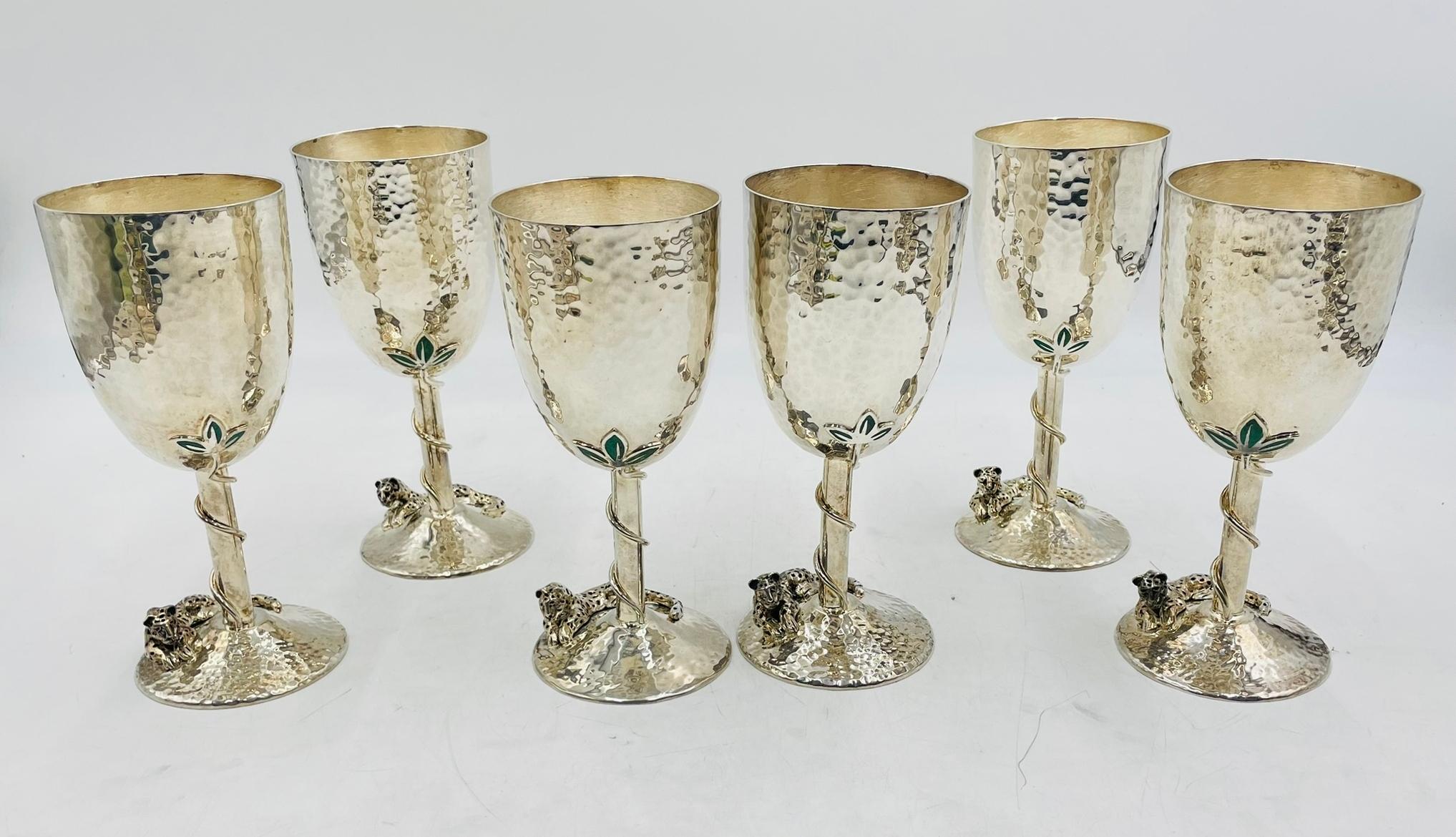 Set di 12 calici da vino/acqua in argento placcato e smeraldo schiacciato di Emilia Castillo in vendita 1