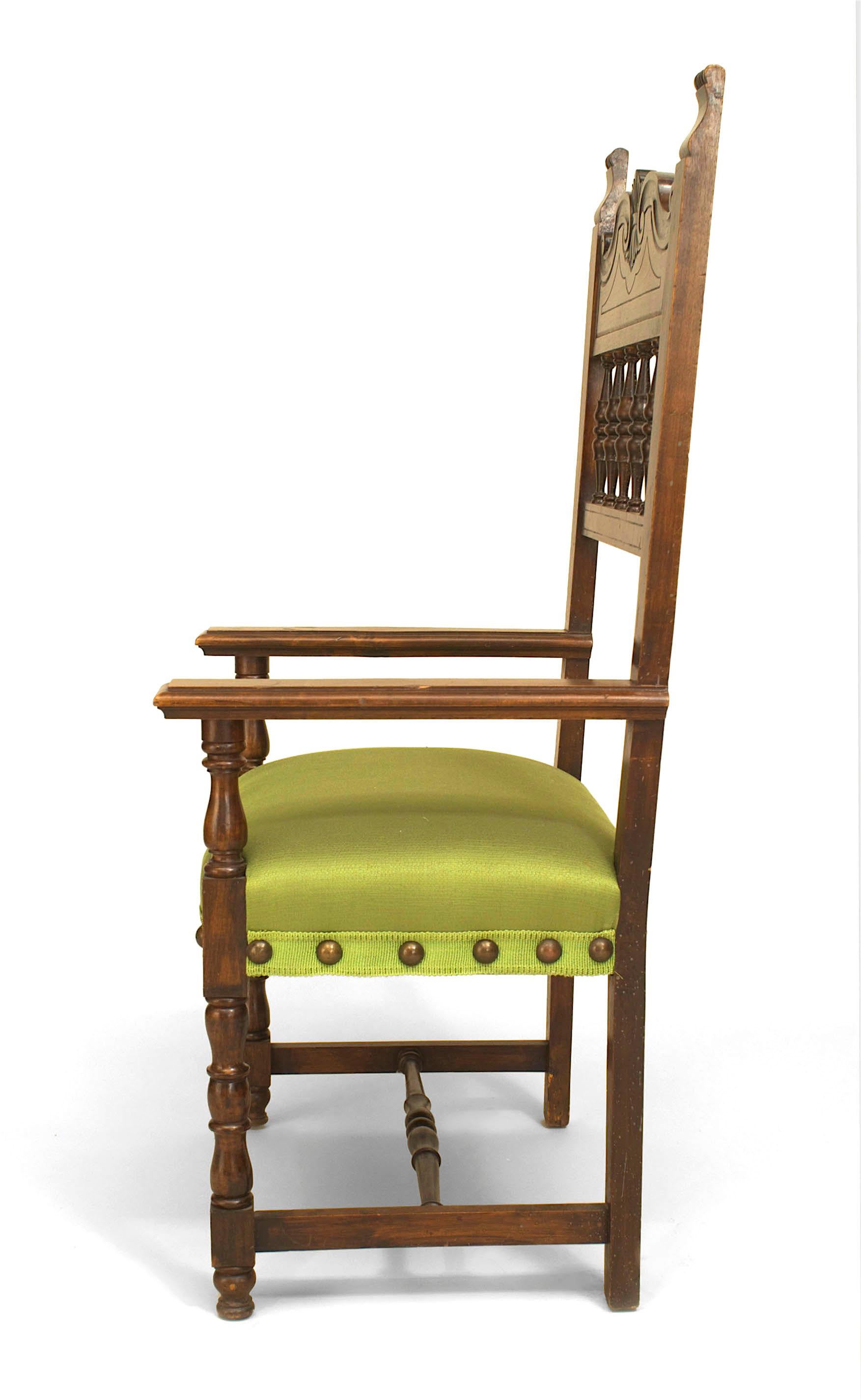 Espagnol Ensemble de 12 chaises espagnoles Renaissance vertes tapissées en vente
