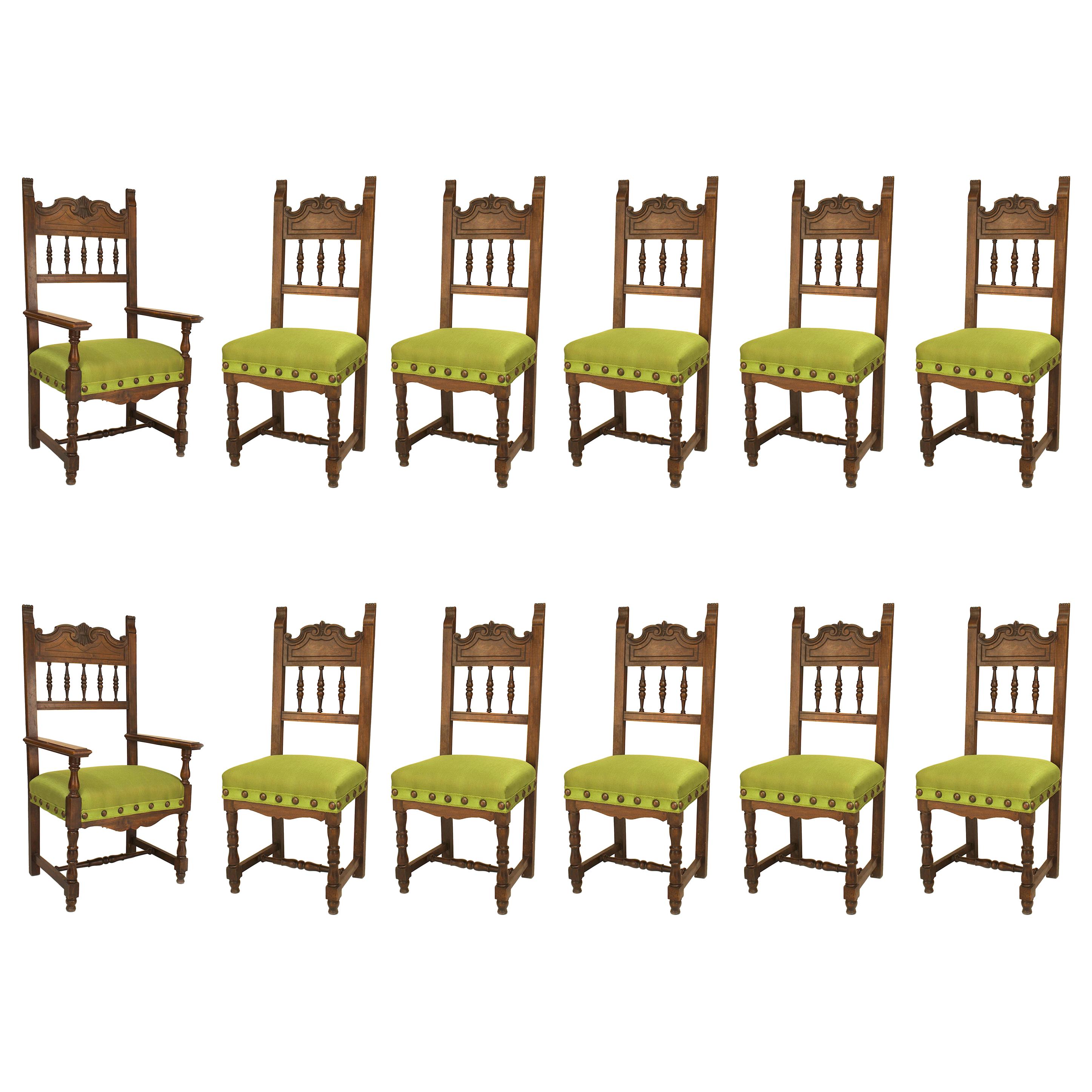 Ensemble de 12 chaises espagnoles Renaissance vertes tapissées en vente
