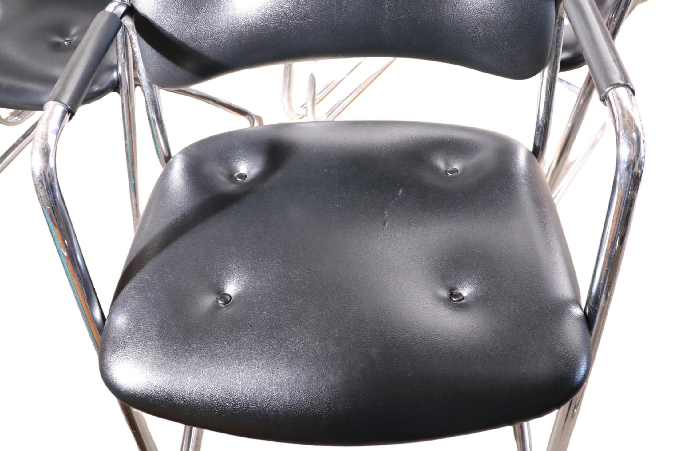 Mid-Century Modern Ensemble de 12 fauteuils en porte-à-faux Steelcase chromés et noirs, modèle 421-482 en vente