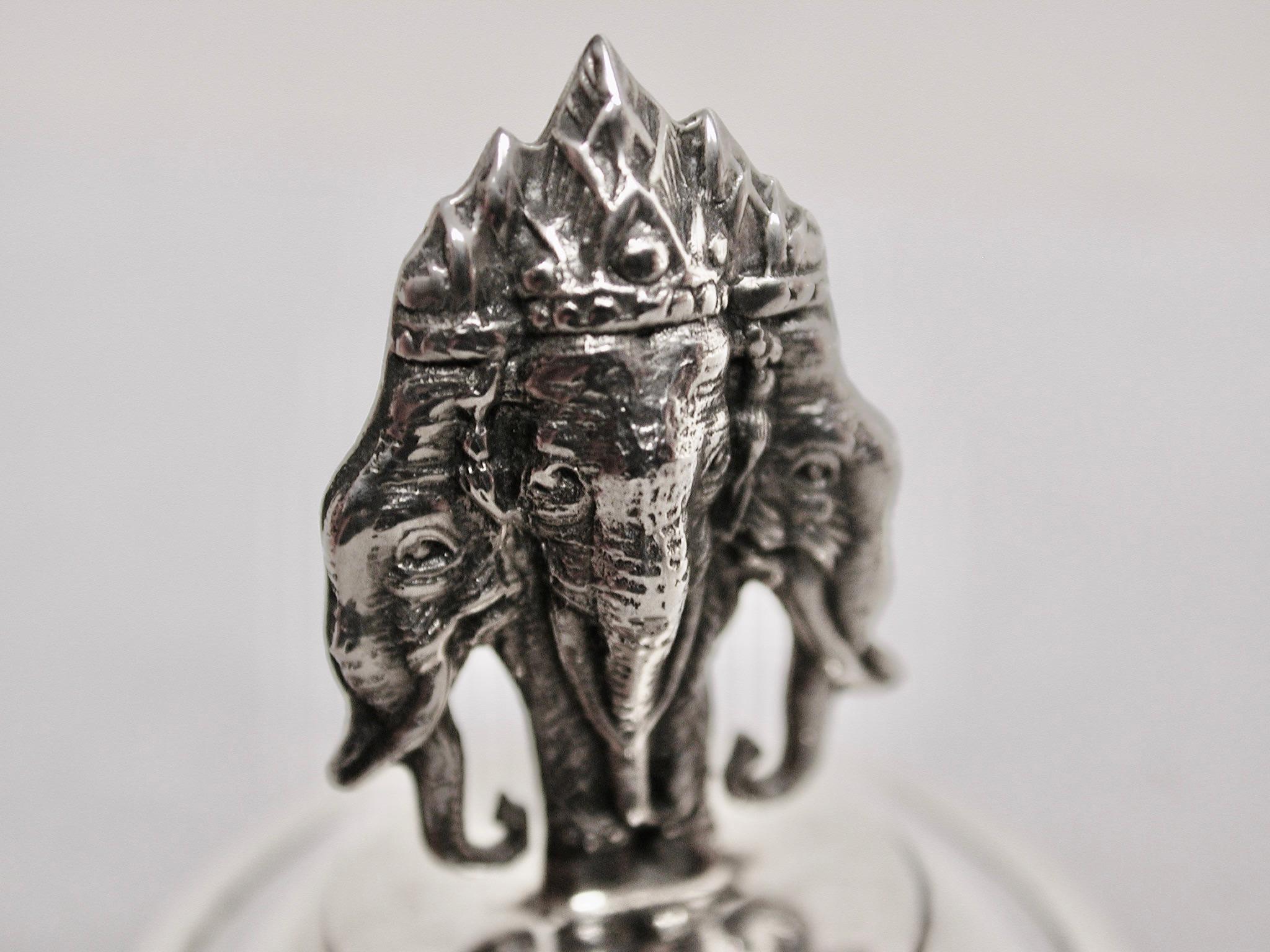 Juego de 12 Mantenedores Siameses Triple Elefante de Plata de Ley  C.1930 Tailandés en venta
