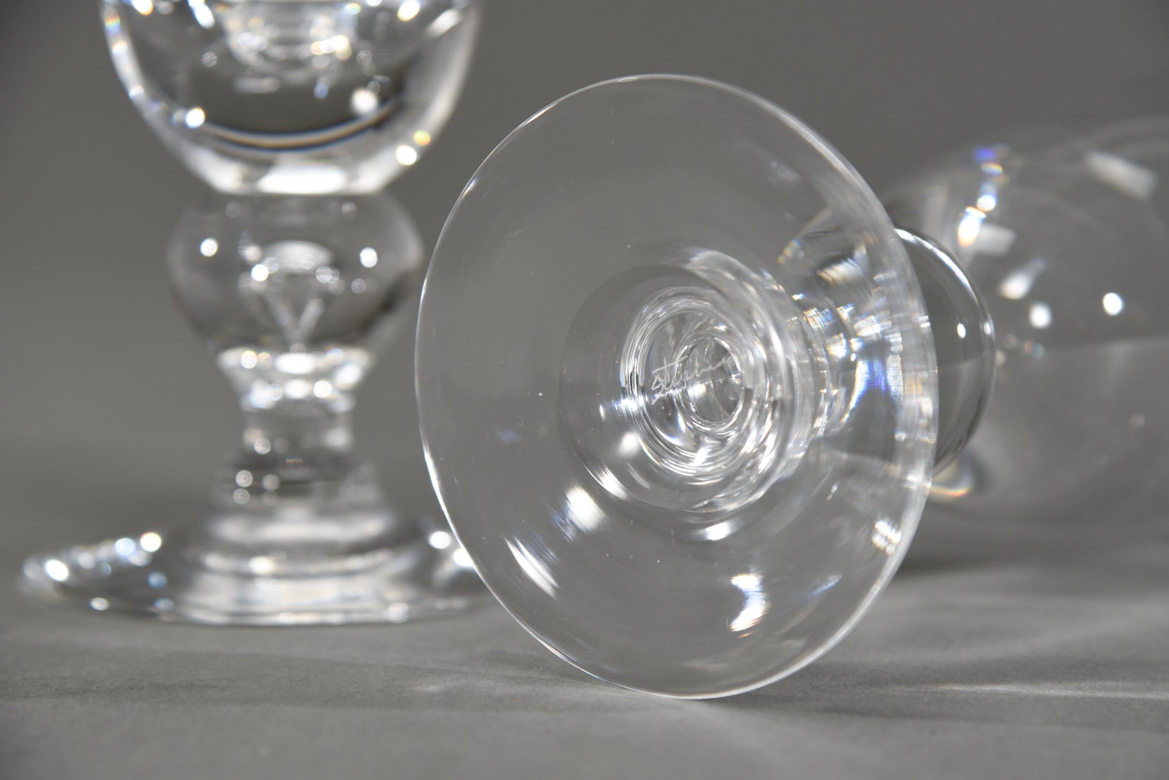 Ensemble de 12 gobelets à eau à balustre en cristal soufflé à la main Steuben n°7877, vers les années 1940 en vente 1