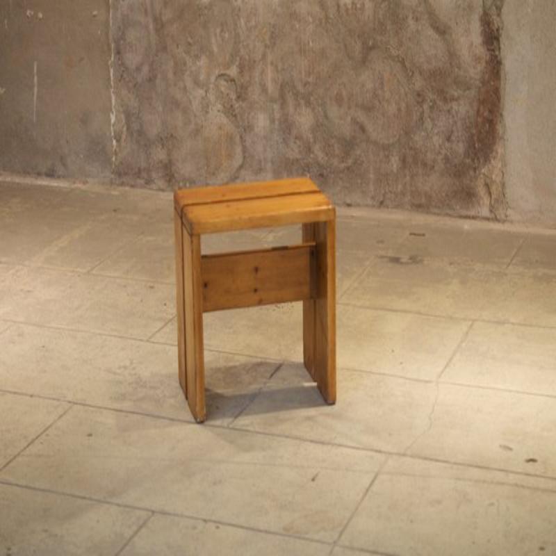 Ensemble de 12 tabourets par Charlotte Perriand pour Les Arcs, années 1600 en vente 10