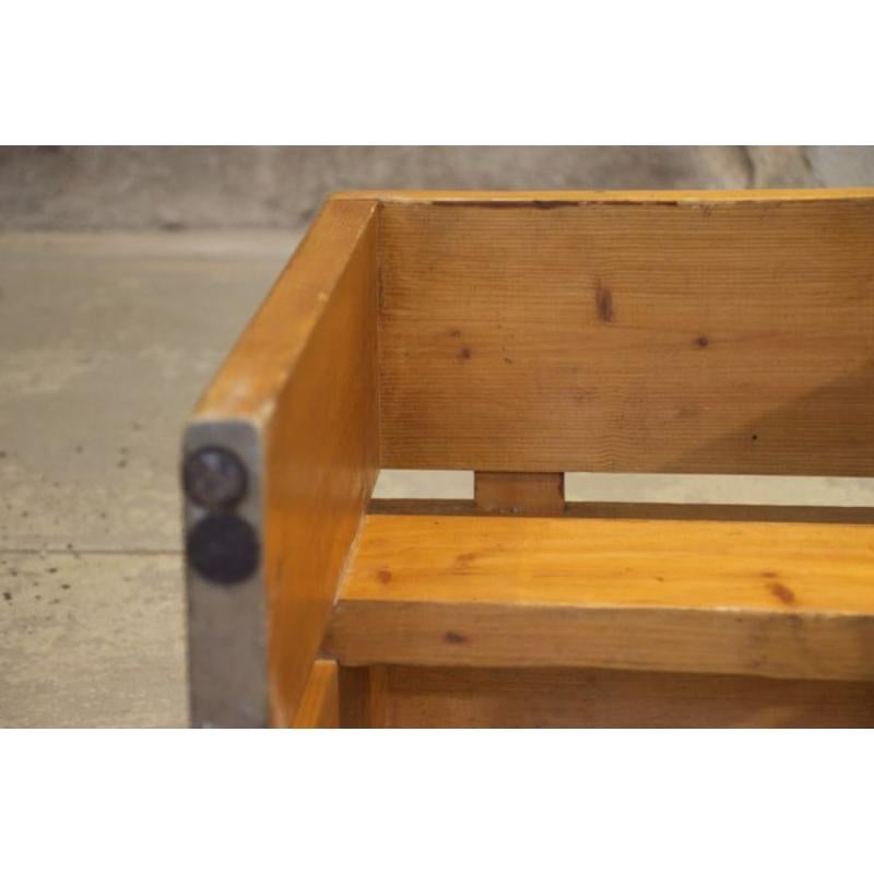 Français Ensemble de 12 tabourets par Charlotte Perriand pour Les Arcs, années 1600 en vente
