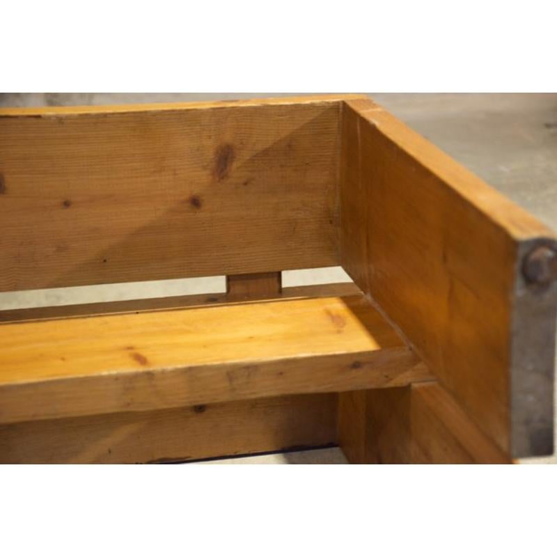 Ensemble de 12 tabourets par Charlotte Perriand pour Les Arcs, années 1600 Excellent état - En vente à Andrézieux-Bouthéon, FR