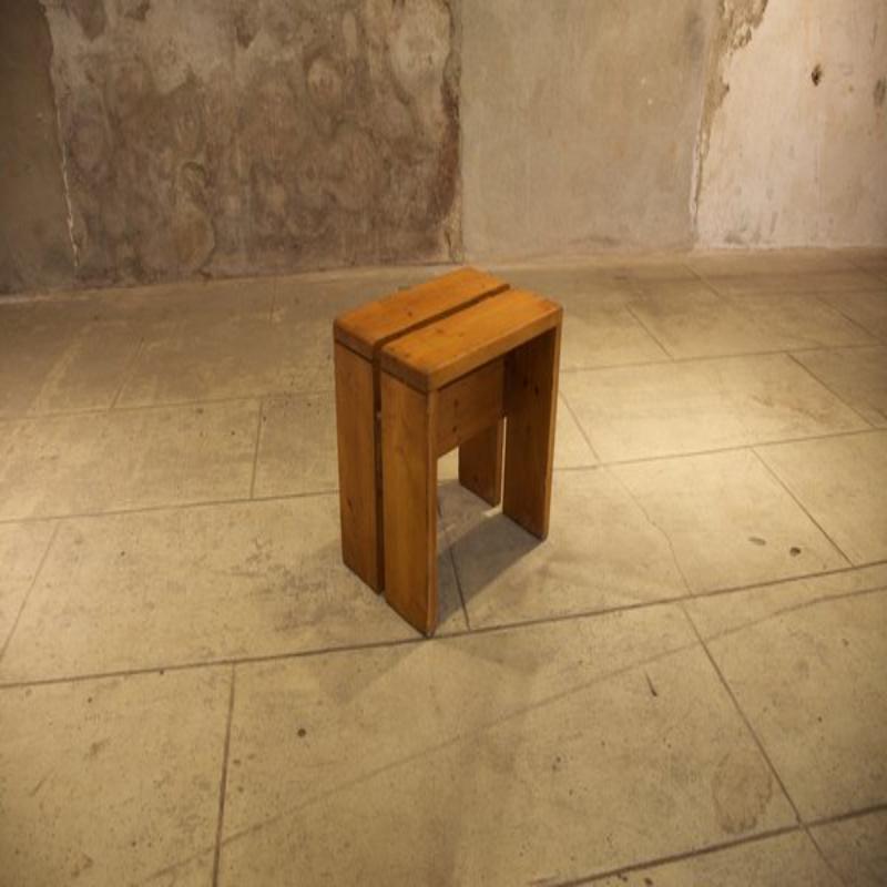 Ensemble de 12 tabourets par Charlotte Perriand pour Les Arcs, années 1600 en vente 1