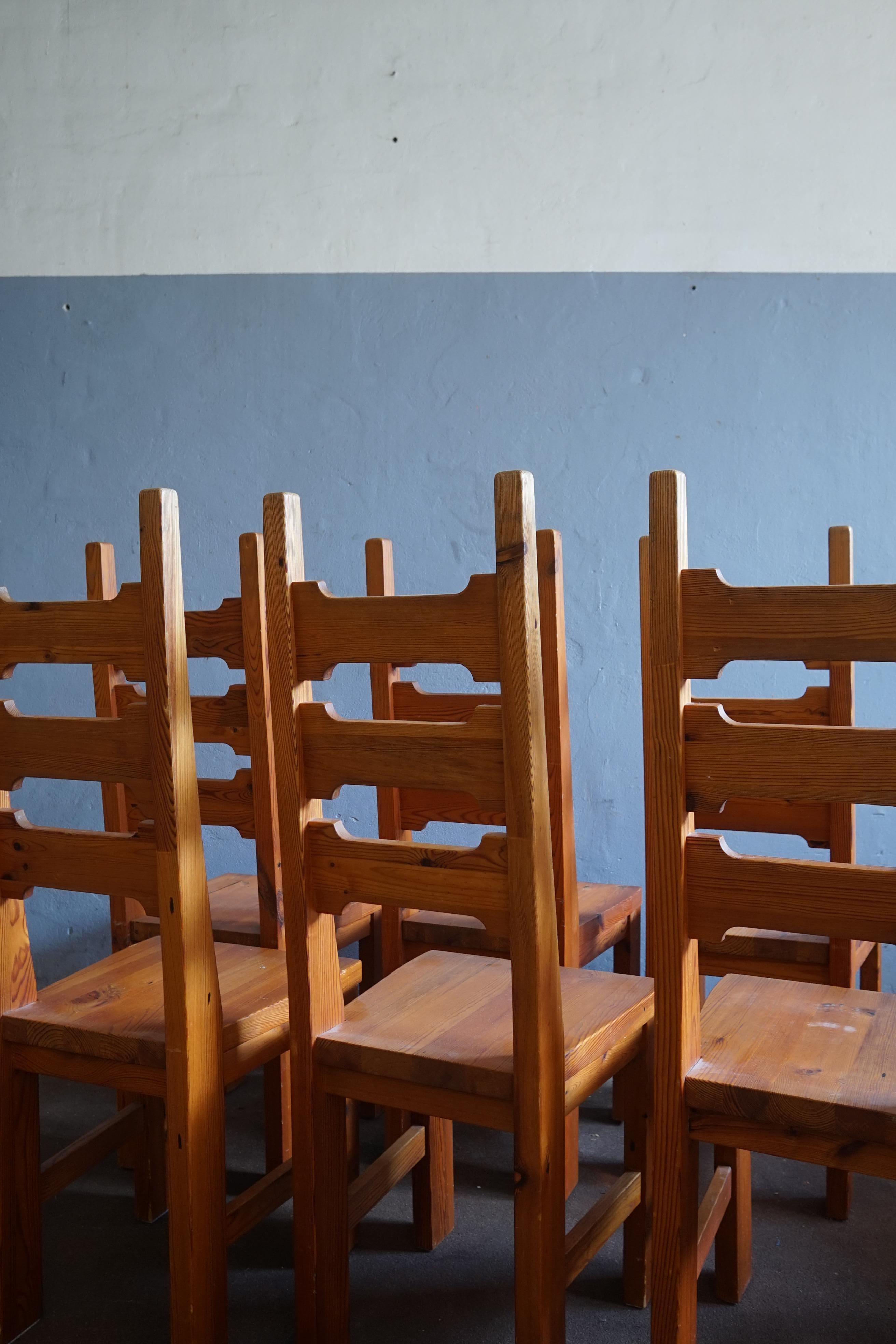 Set of 12 Swedish ladder back chairs in pine In Good Condition In Valby, 84