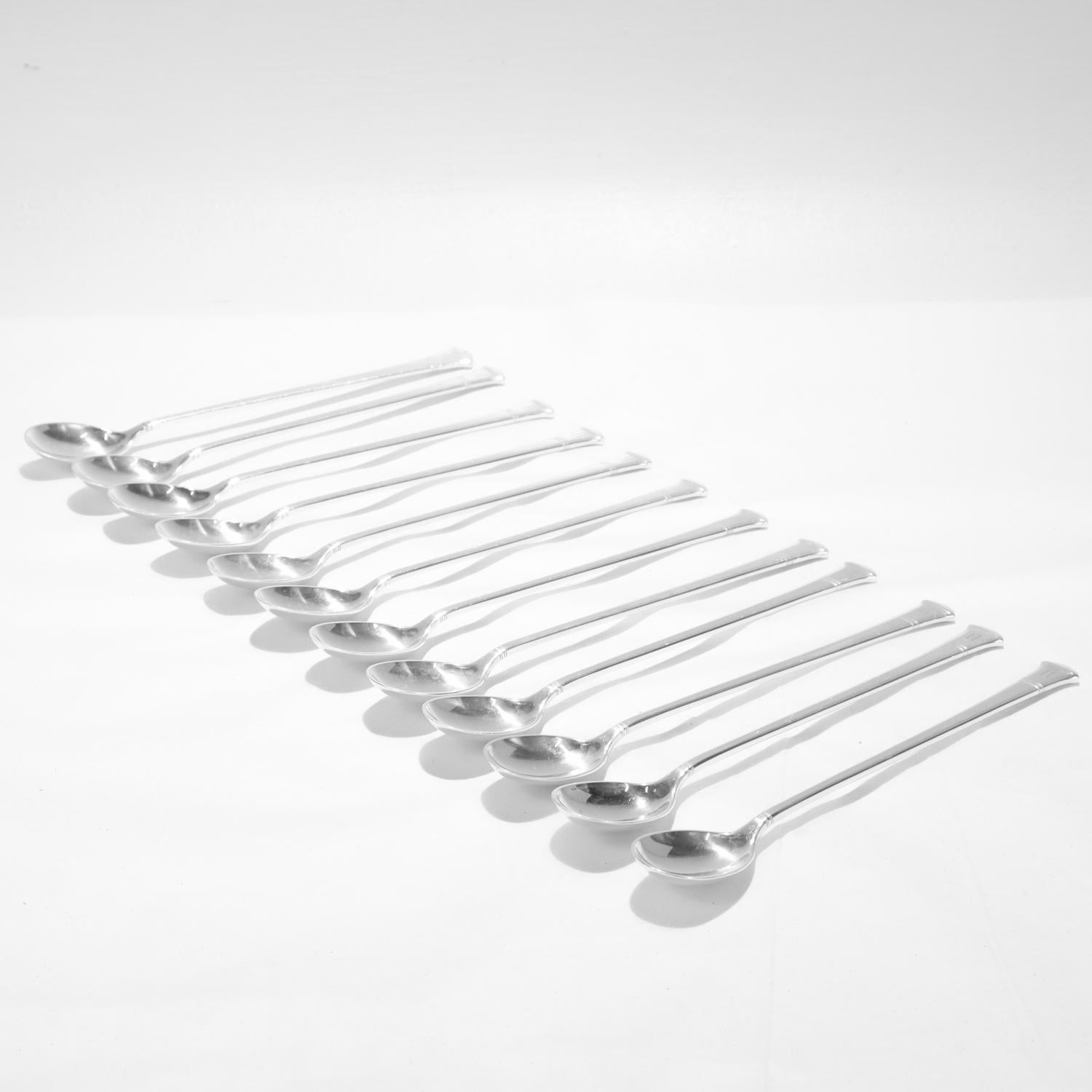 Un buen juego de cucharas para té helado.

En plata de ley.

De Tiffany & Co.

En el modelo Art Déco Windham. 

Monograma con una H mayúscula.

Totalmente marcado en el reverso.

Sencillamente, ¡un maravilloso juego de cucharas Tiffany para té