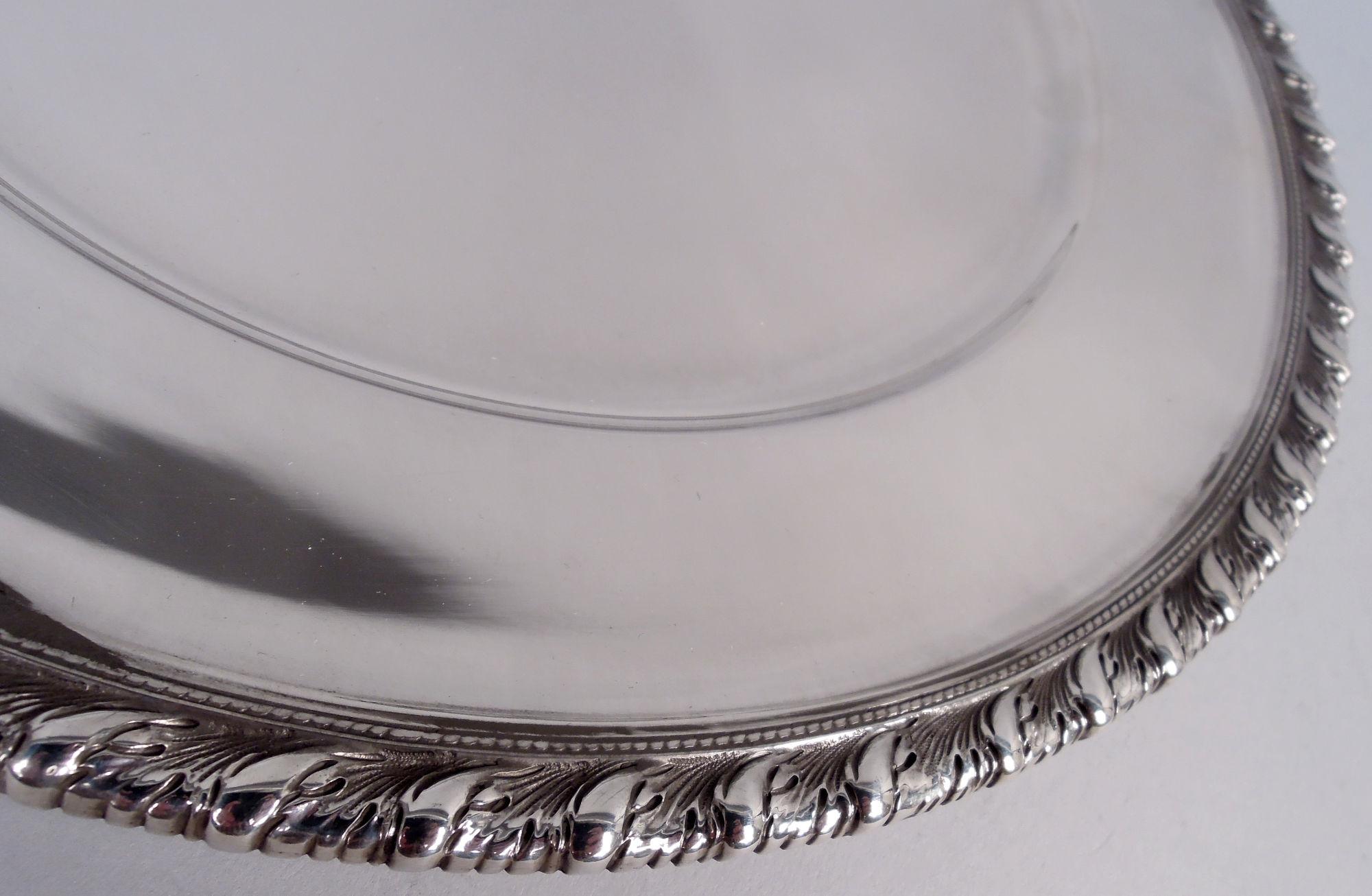Set of 12 Tiffany Edwardian Georgian Sterling Silver Dinner Plates In Good Condition For Sale In New York, NY