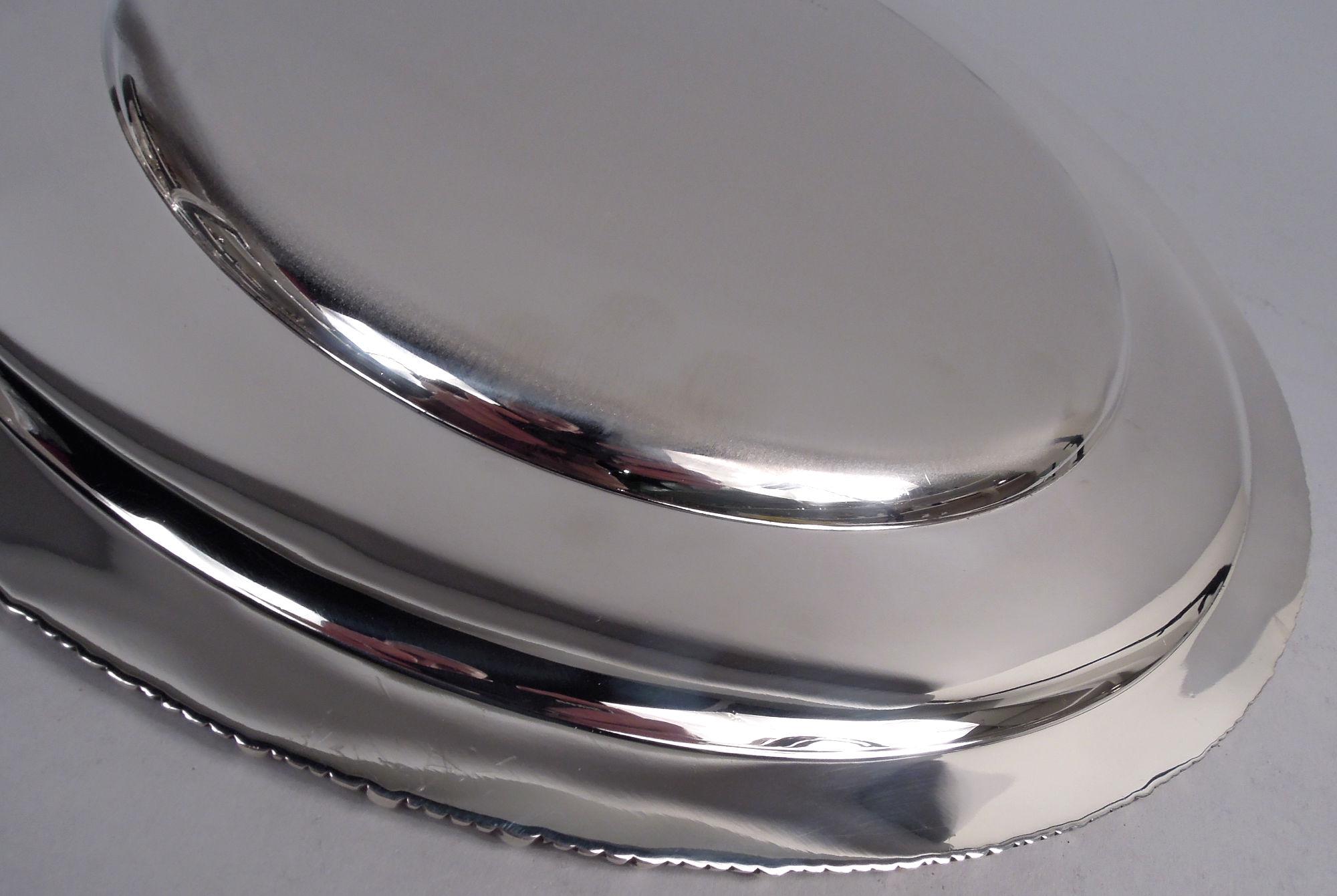 20th Century Set of 12 Tiffany Edwardian Georgian Sterling Silver Dinner Plates For Sale