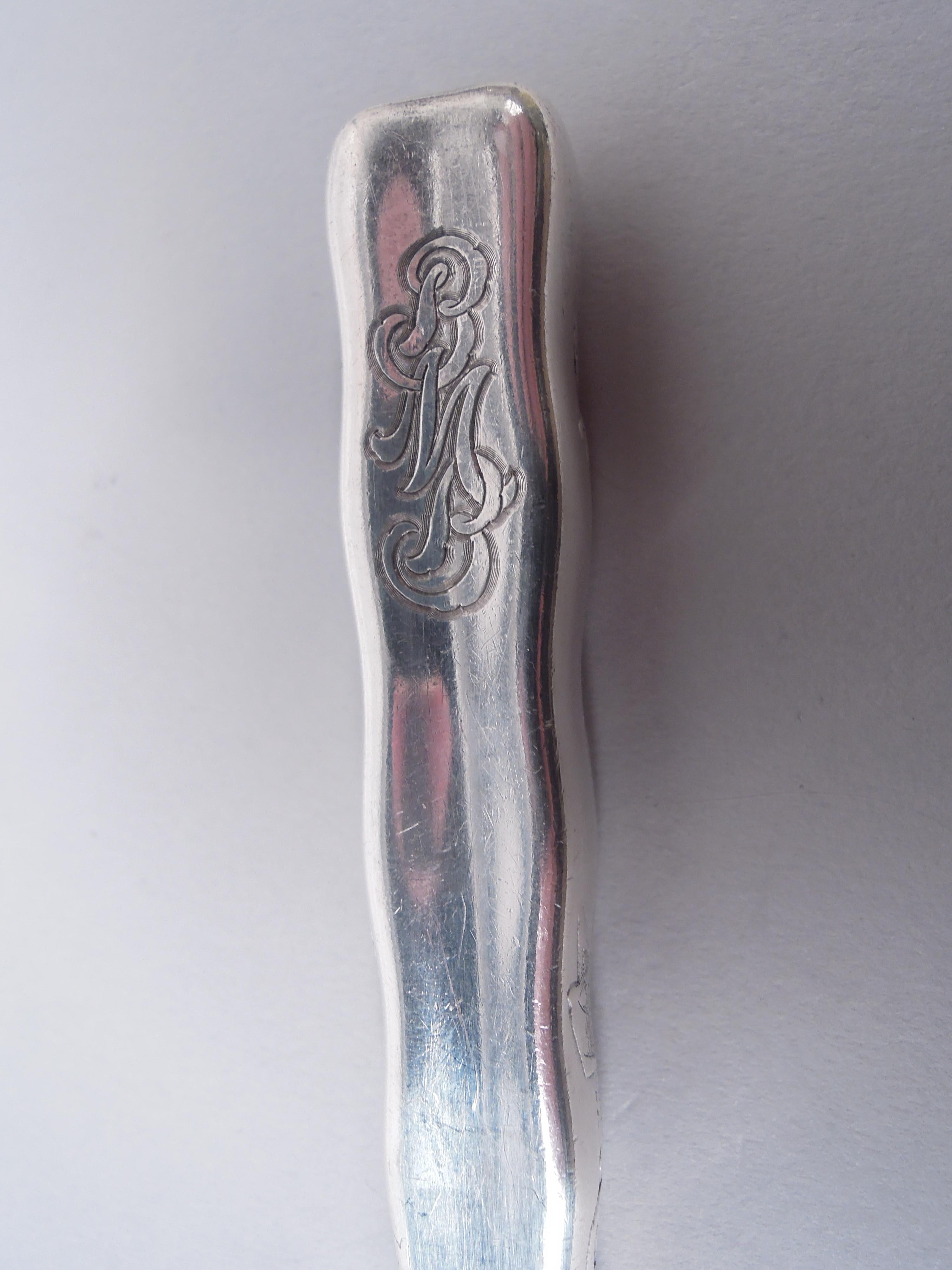 Juego de 12 cuchillos de postre Tiffany Lap Over Edge de plata de ley en venta 2