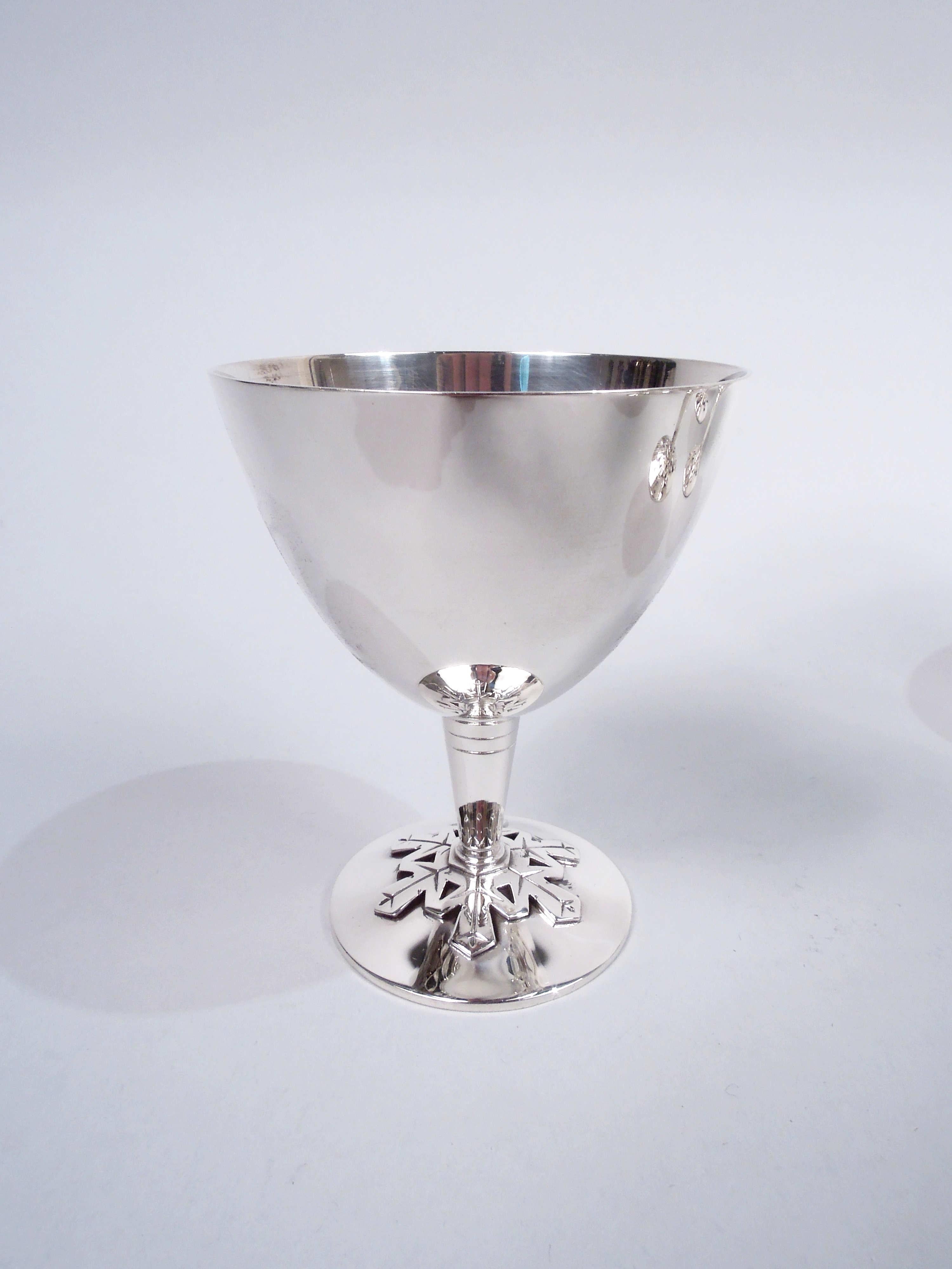 Set of 12 Tiffany Modern Sterling Silver Snowflake Cocktail Cups In Good Condition For Sale In New York, NY
