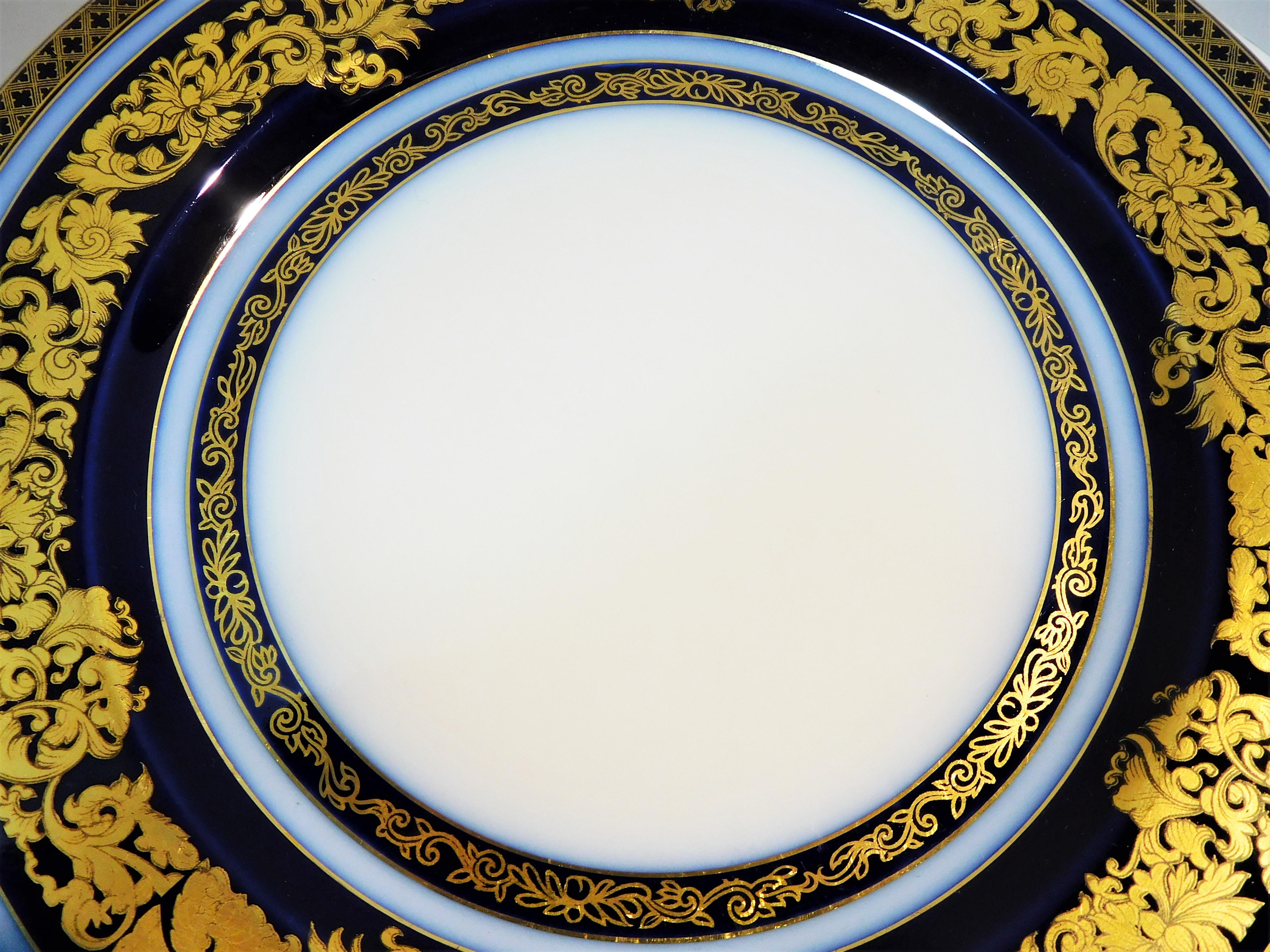 Early 20th Century Set of 12 Tressemann & Vogt Cobalt & Gold Porcelain Dinner Plates, France, 1910 For Sale