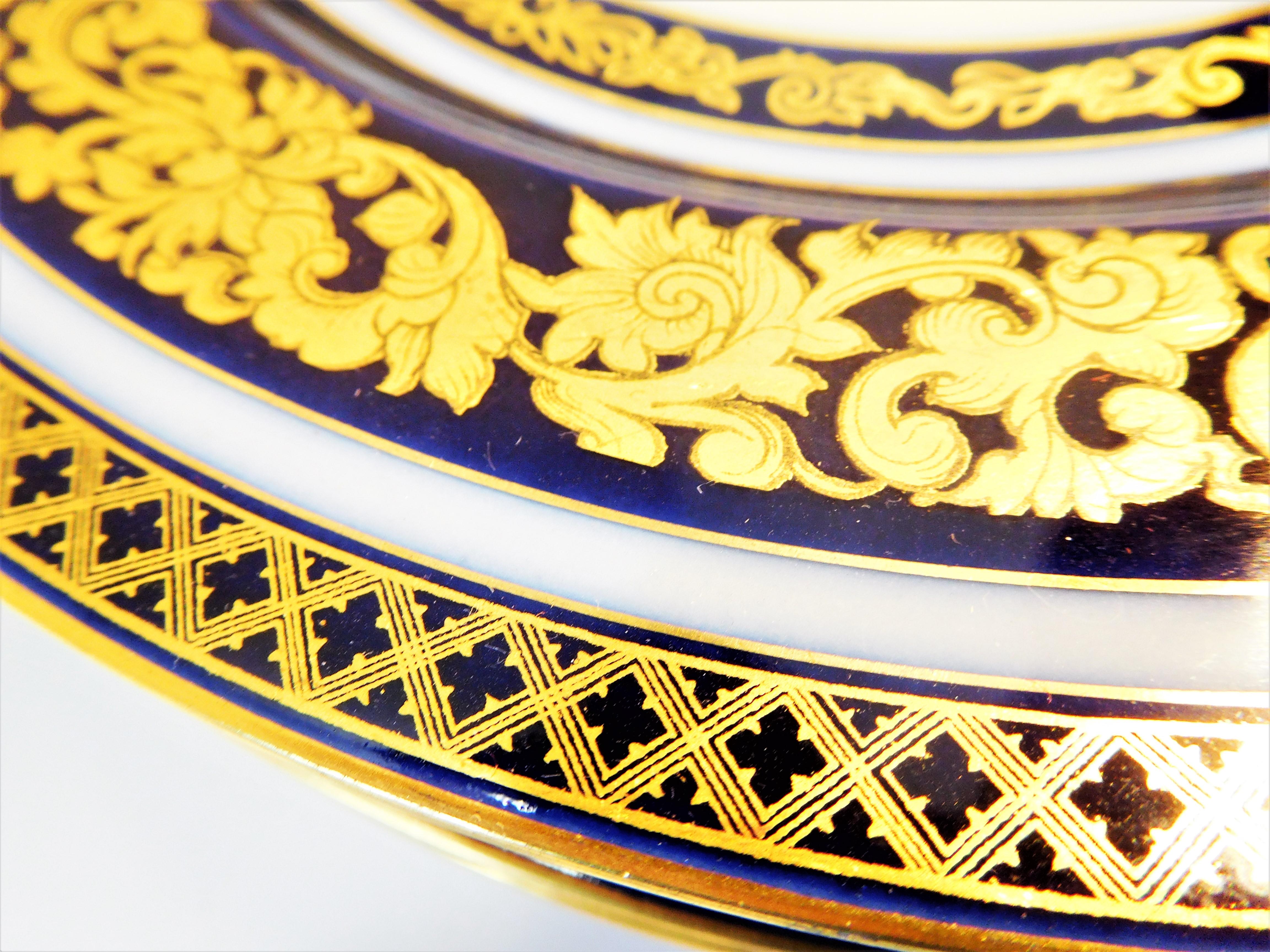 Set of 12 Tressemann & Vogt Cobalt & Gold Porcelain Dinner Plates, France, 1910 For Sale 6