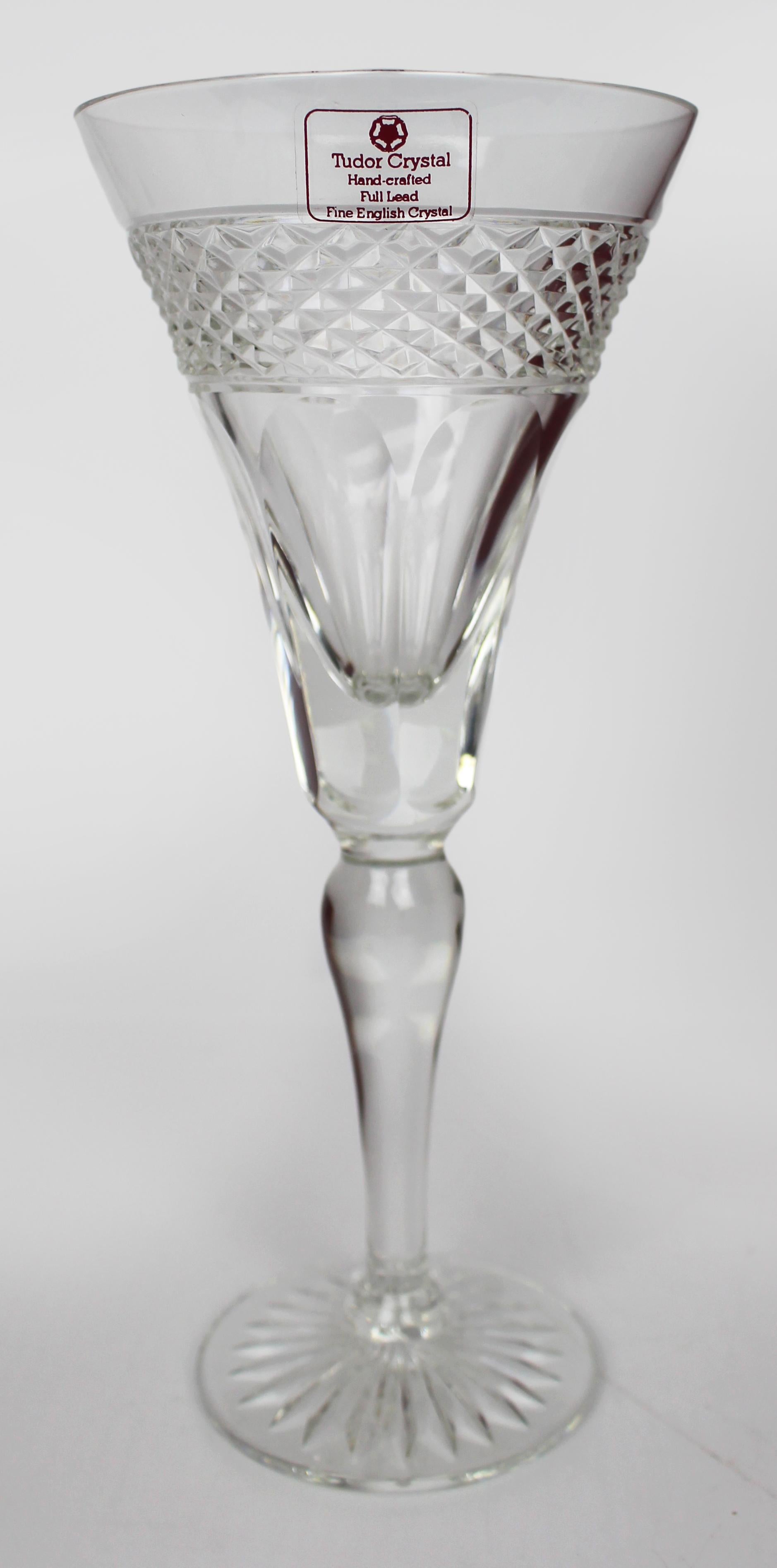 Set of 12 Tudor Crystal Castile Pattern Wine Glasses In Excellent Condition In Worcester, GB