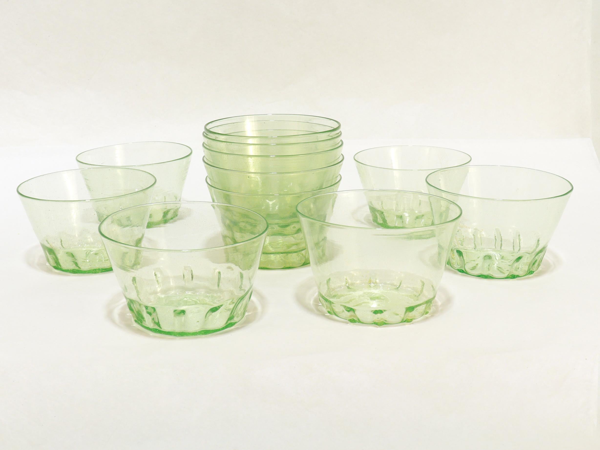 Set of 12 Venetian / Murano Green Glass Bowls & Underplates with Gold Inclusions For Sale 7