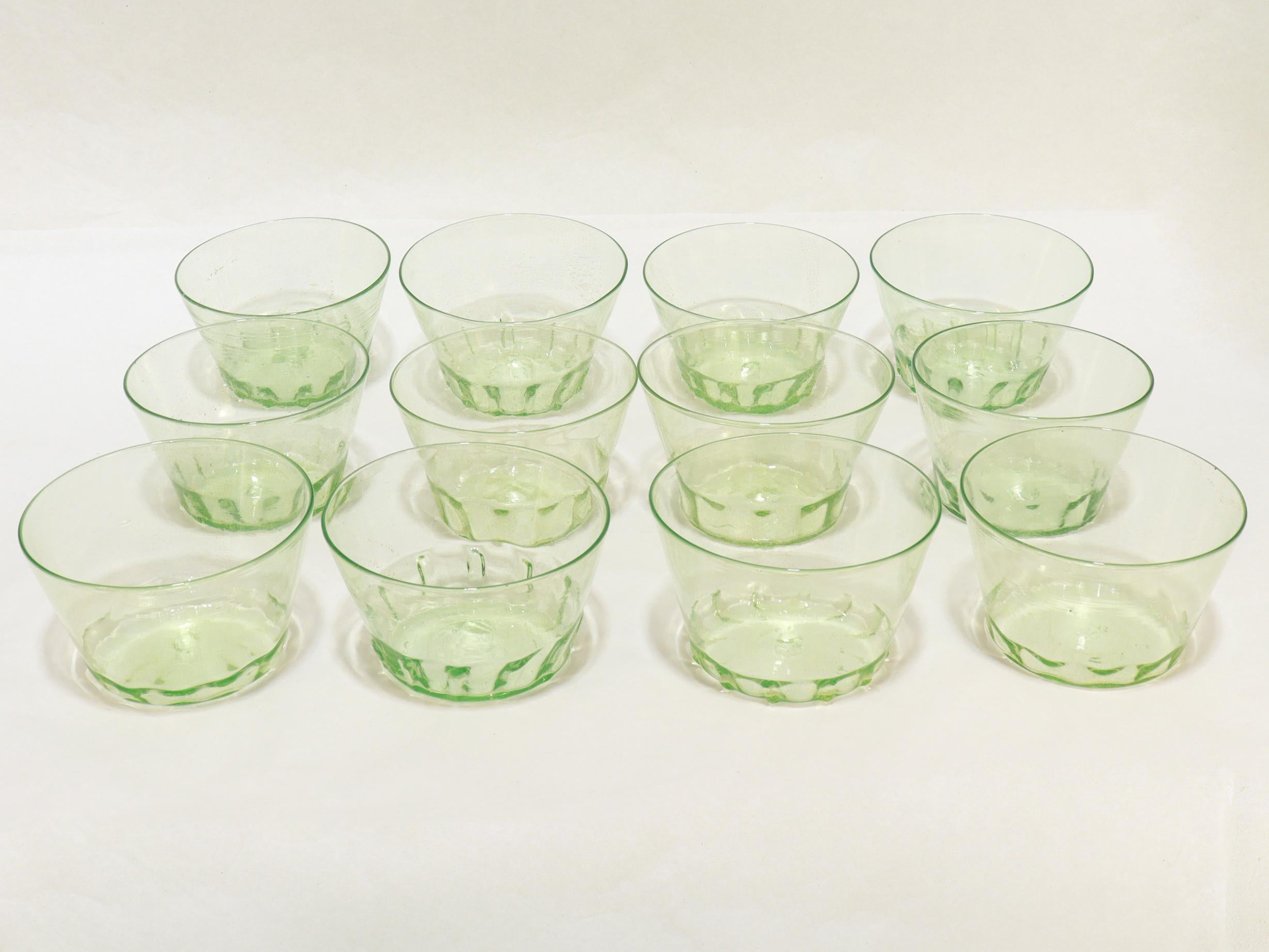 Set of 12 Venetian / Murano Green Glass Bowls & Underplates with Gold Inclusions For Sale 9