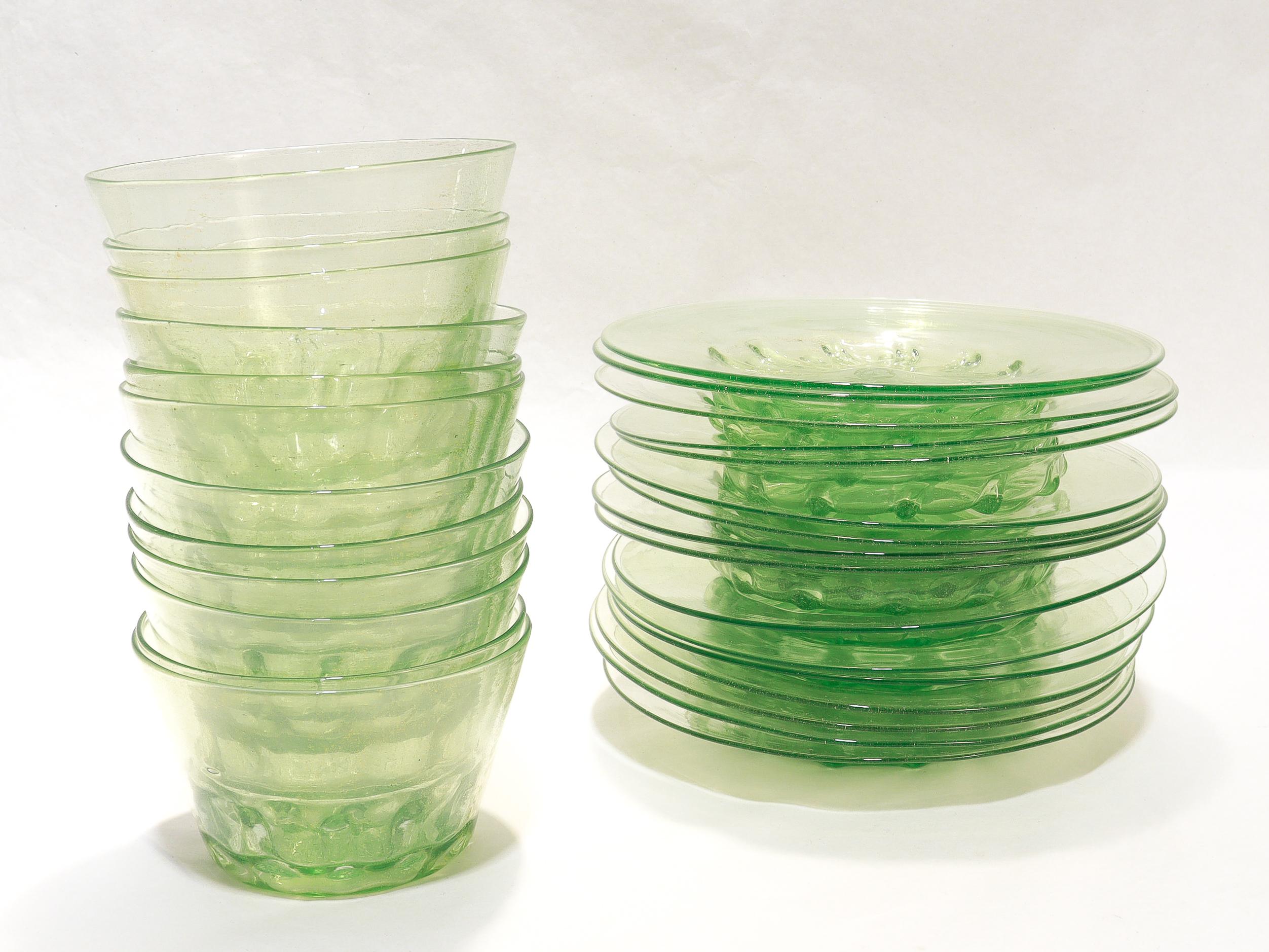 Set of 12 Venetian / Murano Green Glass Bowls & Underplates with Gold Inclusions For Sale 13
