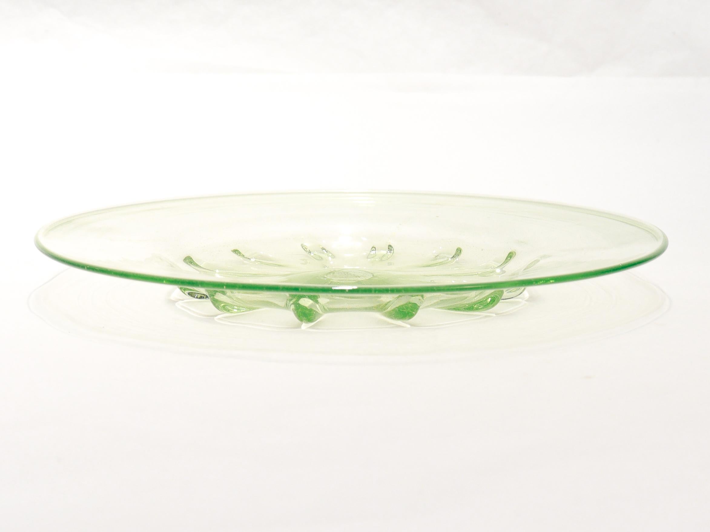 Set of 12 Venetian / Murano Green Glass Bowls & Underplates with Gold Inclusions In Good Condition For Sale In Philadelphia, PA