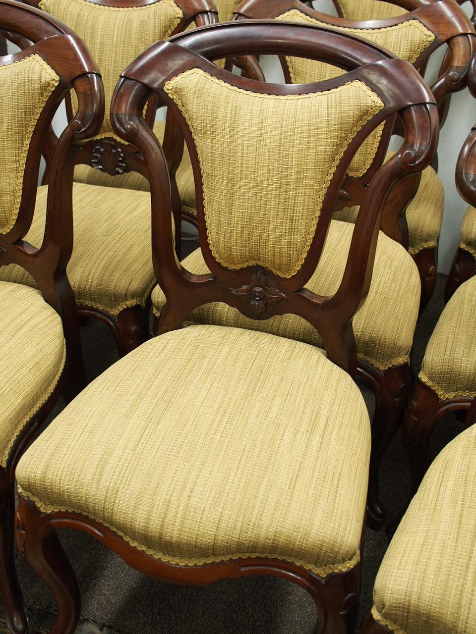 Set of 12 Victorian Mahogany Dining Chairs In Good Condition For Sale In Edinburgh, GB