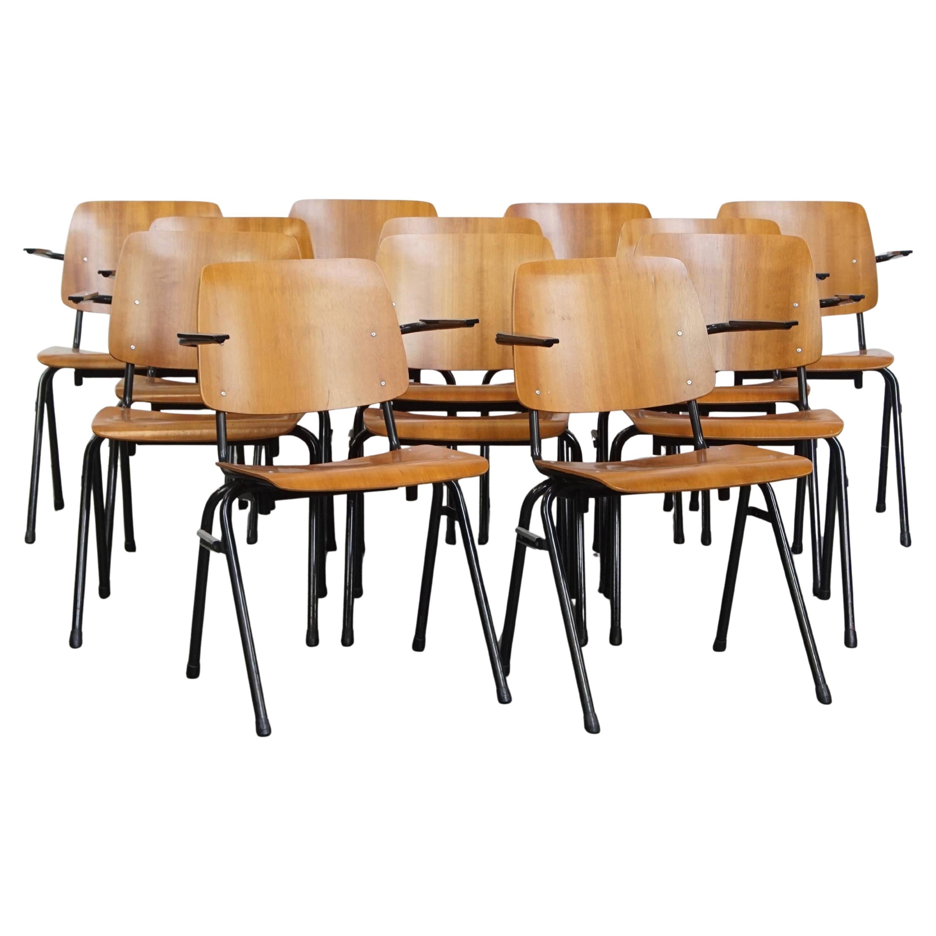 Juego de 12 sillas de escuela/comedor/comedor vintage de los años 60 con reposabrazos