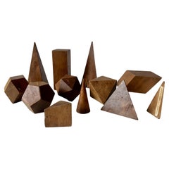 Set di 12 forme geometriche in legno antico vintage. Italia, fine 19° inizio 20° sec.