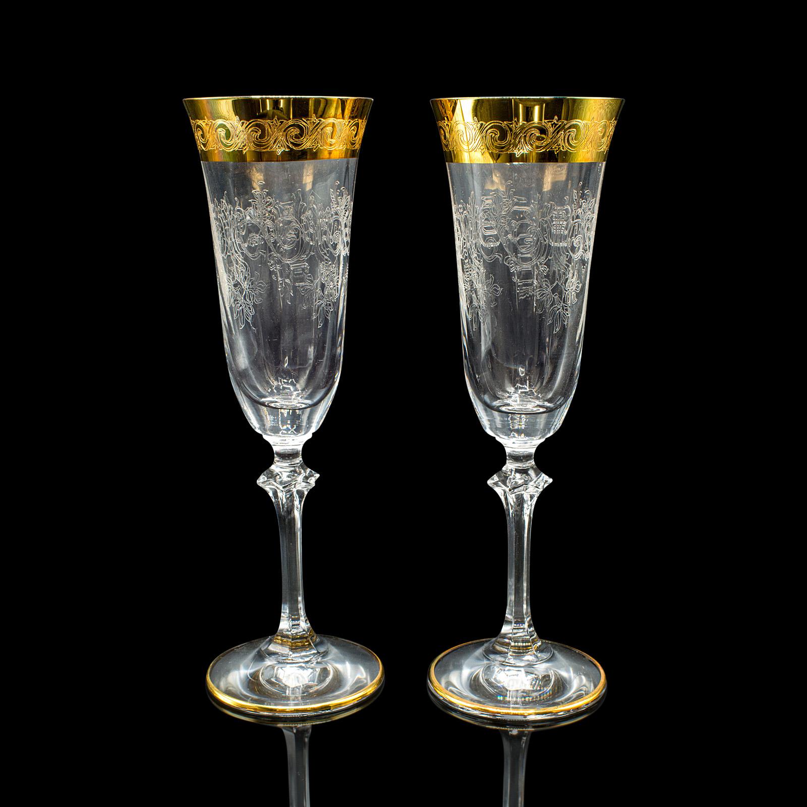 Ensemble de 12 flûtes à champagne vintage, continentales, verre à vin, feuille d'or, vers 1980 Bon état - En vente à Hele, Devon, GB