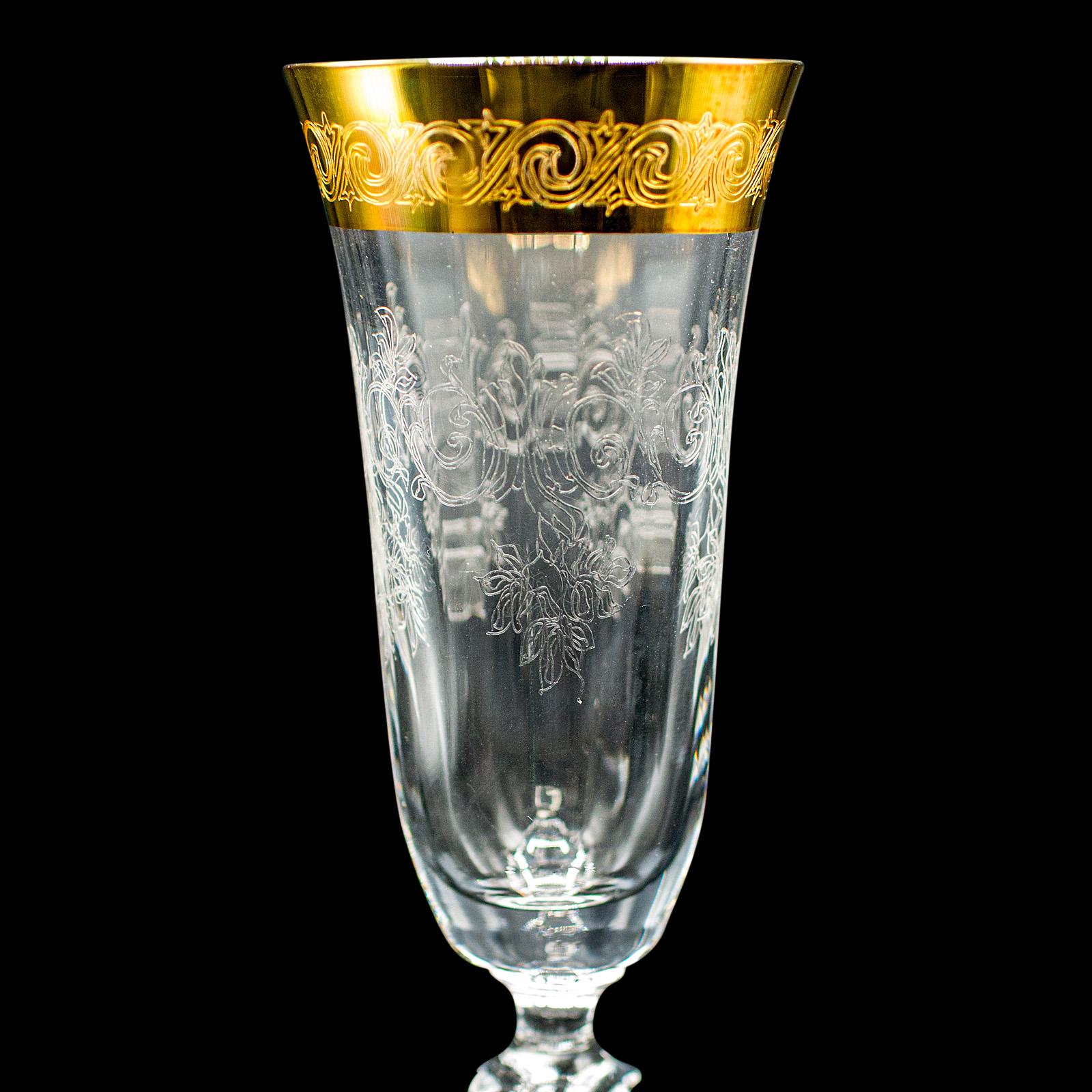 Verre Ensemble de 12 flûtes à champagne vintage, continentales, verre à vin, feuille d'or, vers 1980 en vente