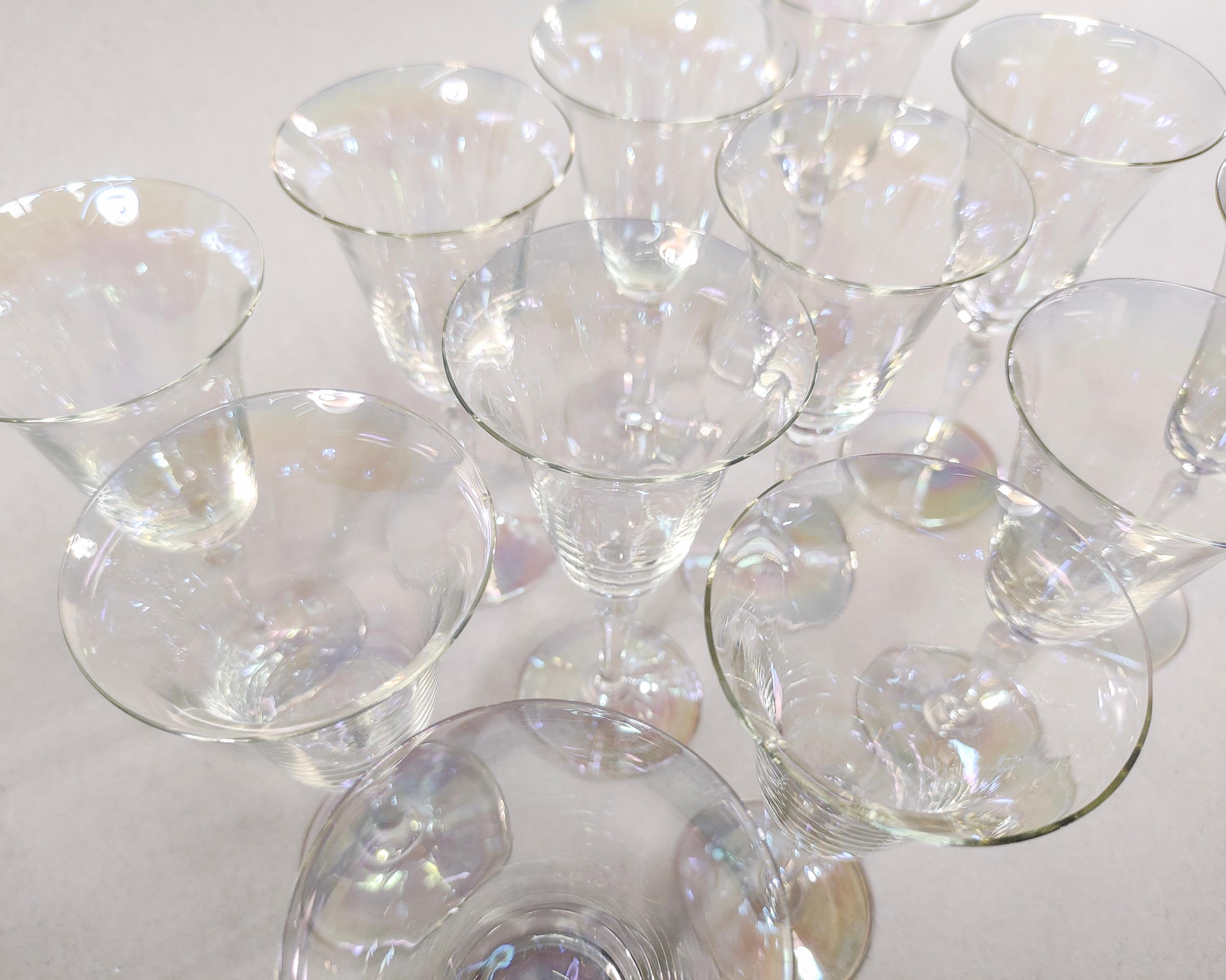 Art déco Ensemble de 12 verres à vin tulipe lustrés soufflés à la main vintage des années 1930 en vente