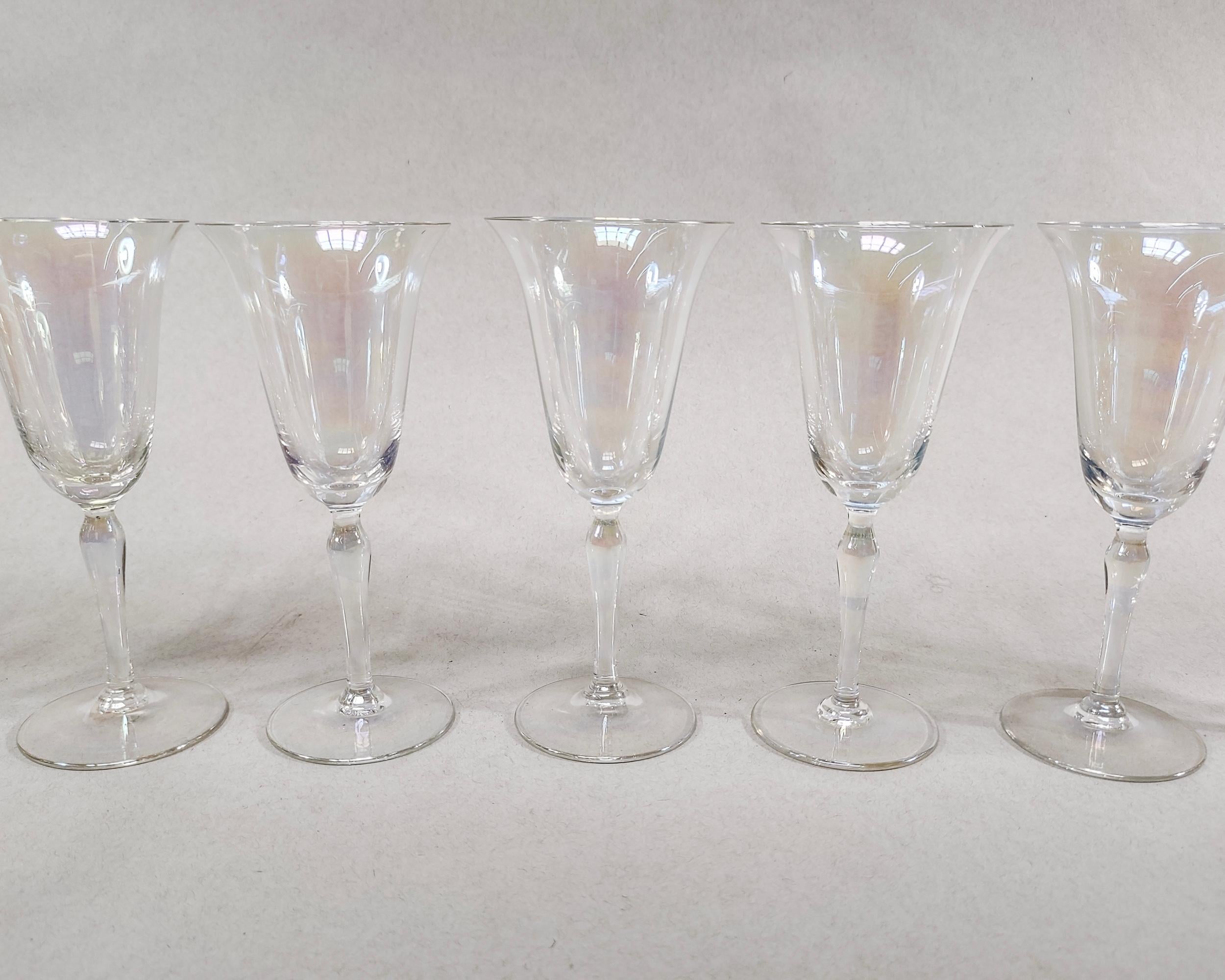 Set of 12 Vintage Hand Blown Iridescent Luster Tulip Wine Glasses 1930s In Good Condition For Sale In Hawthorne, CA