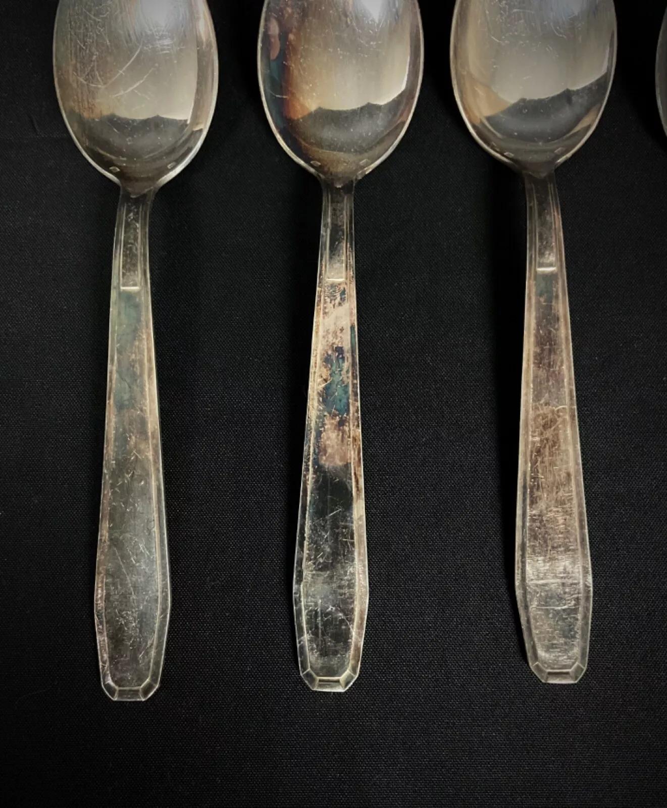 Set di 12 cucchiai da minestra vintage placcati in argento - Punzone francese BB - 2Y403 In condizioni buone in vendita a Bordeaux, FR