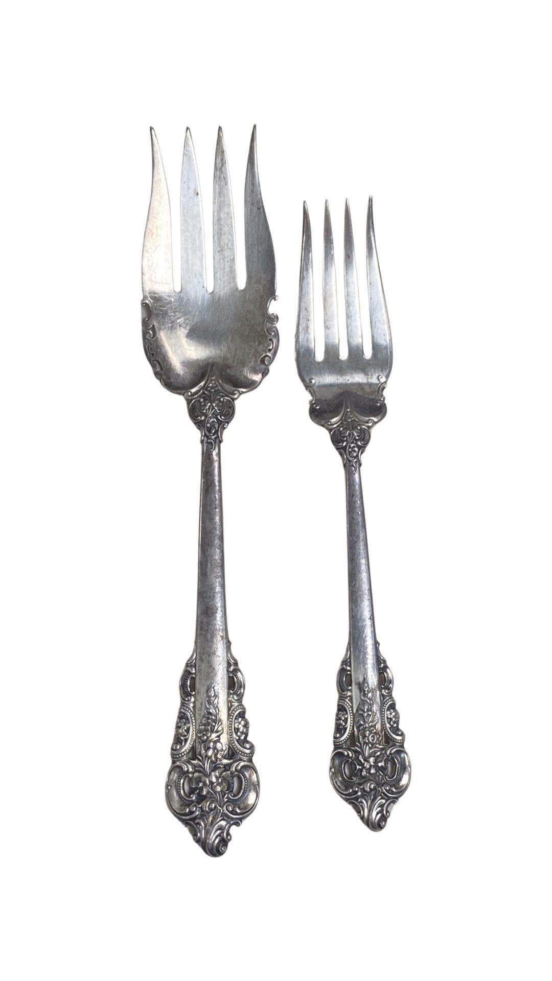 Set of 12 Wallace Grande Baroque Sterling Silver Flatware with Orignal Canteen For Sale 14
