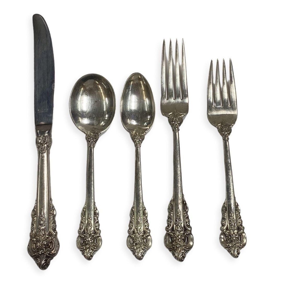 American Set of 12 Wallace Grande Baroque Sterling Silver Flatware with Orignal Canteen For Sale