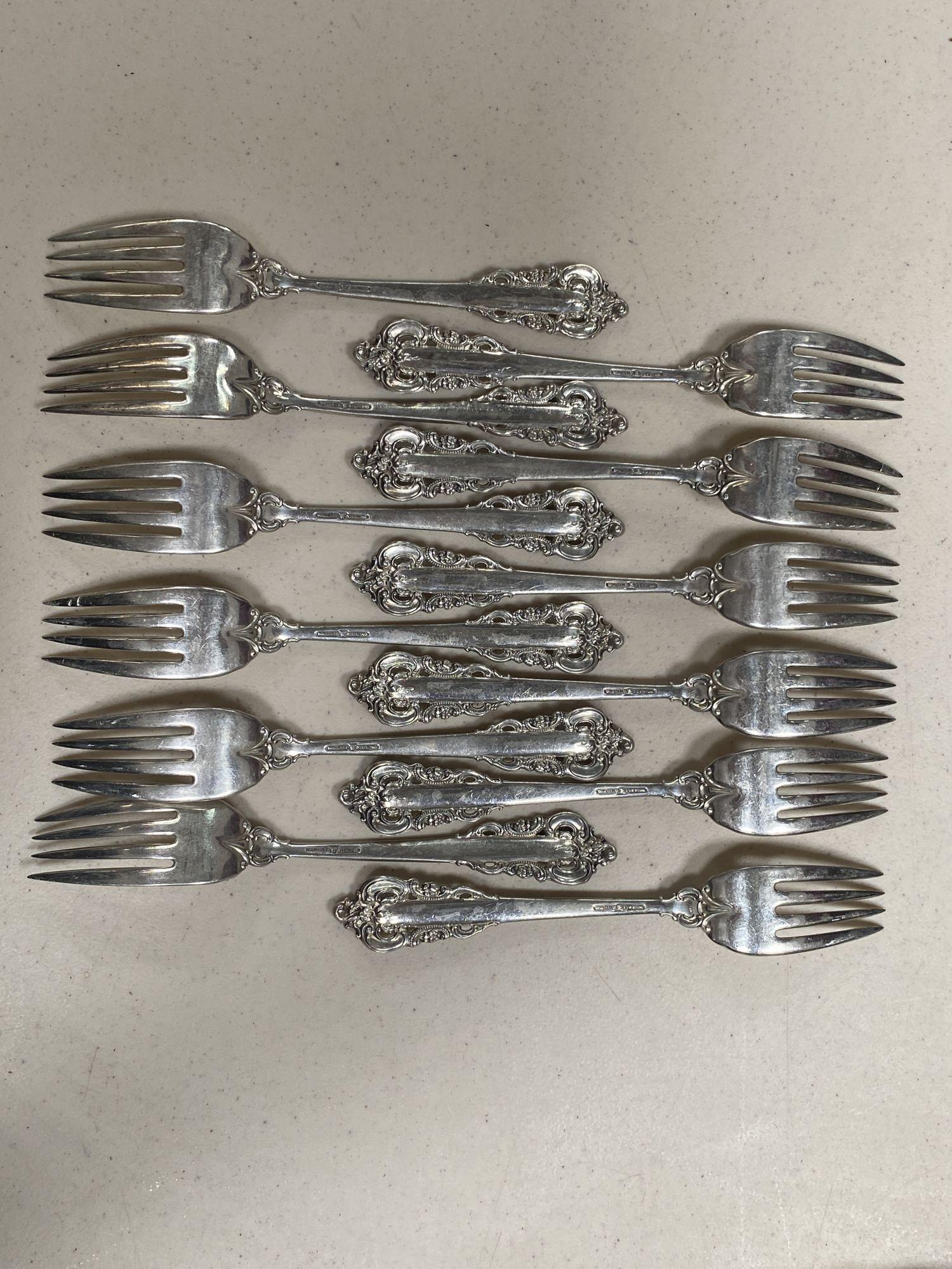 Set of 12 Wallace Grande Baroque Sterling Silver Flatware with Orignal Canteen For Sale 2