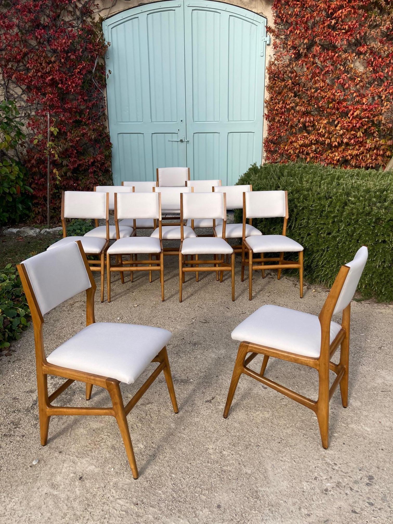 Mid-Century Modern Set of 12 Walnut Dining Chairs, Gio Ponti for Figli Di Amedeo Cassina 1950's