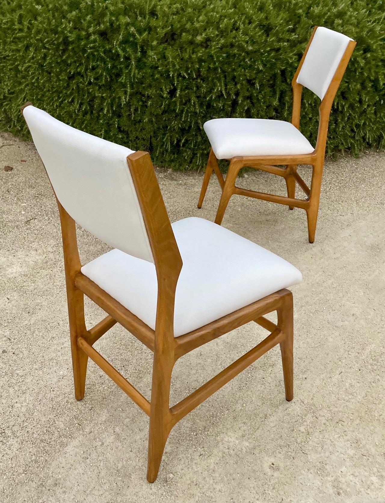 Set of 12 Walnut Dining Chairs, Gio Ponti for Figli Di Amedeo Cassina 1950's In Good Condition In Paris, Ile-de-France