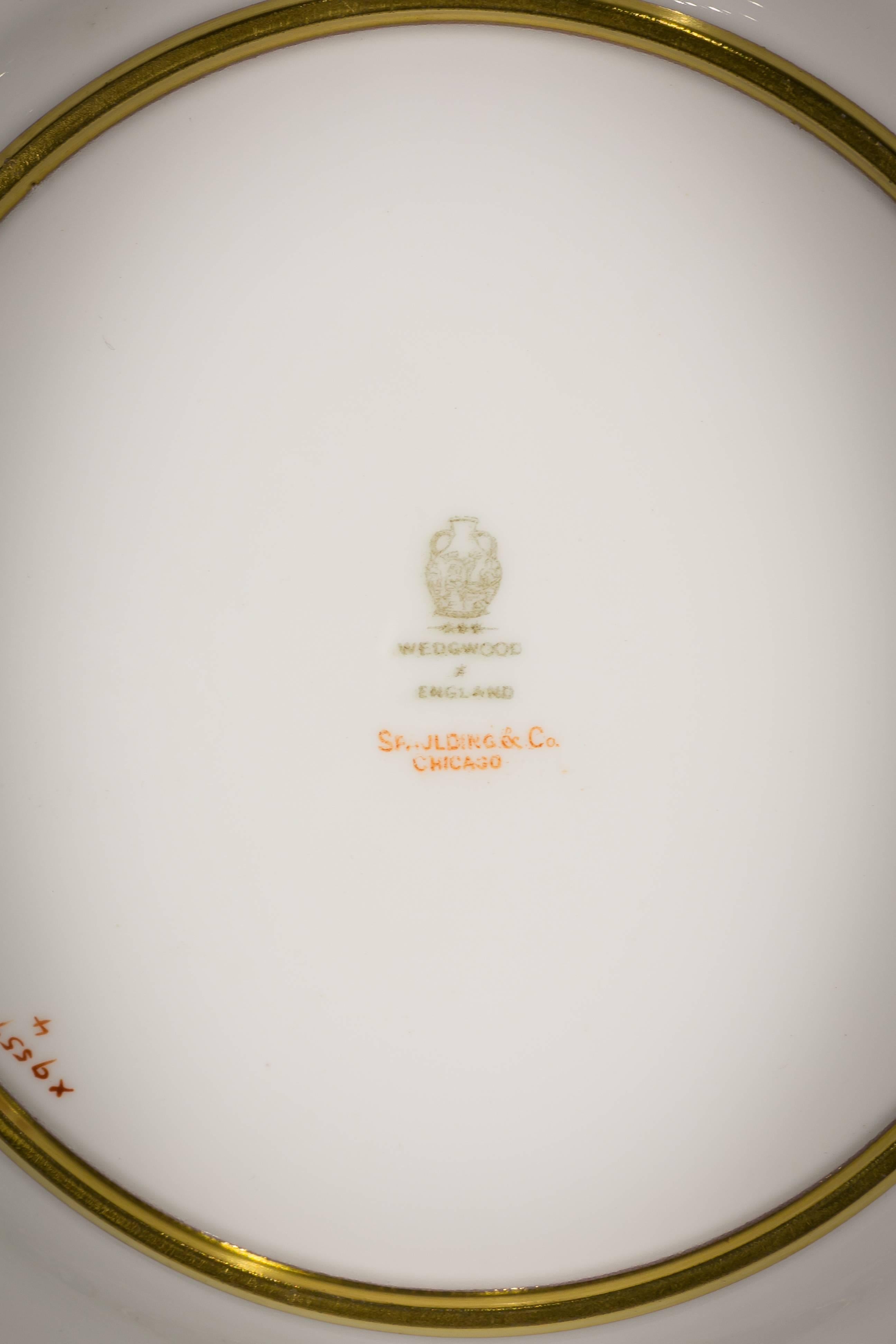 English Set of 12 Wedgwood Porcelain Dinner Plates, circa 1900