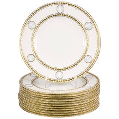 Satz von 12 Wedgwood Porzellan-Speisetellern:: um 1900