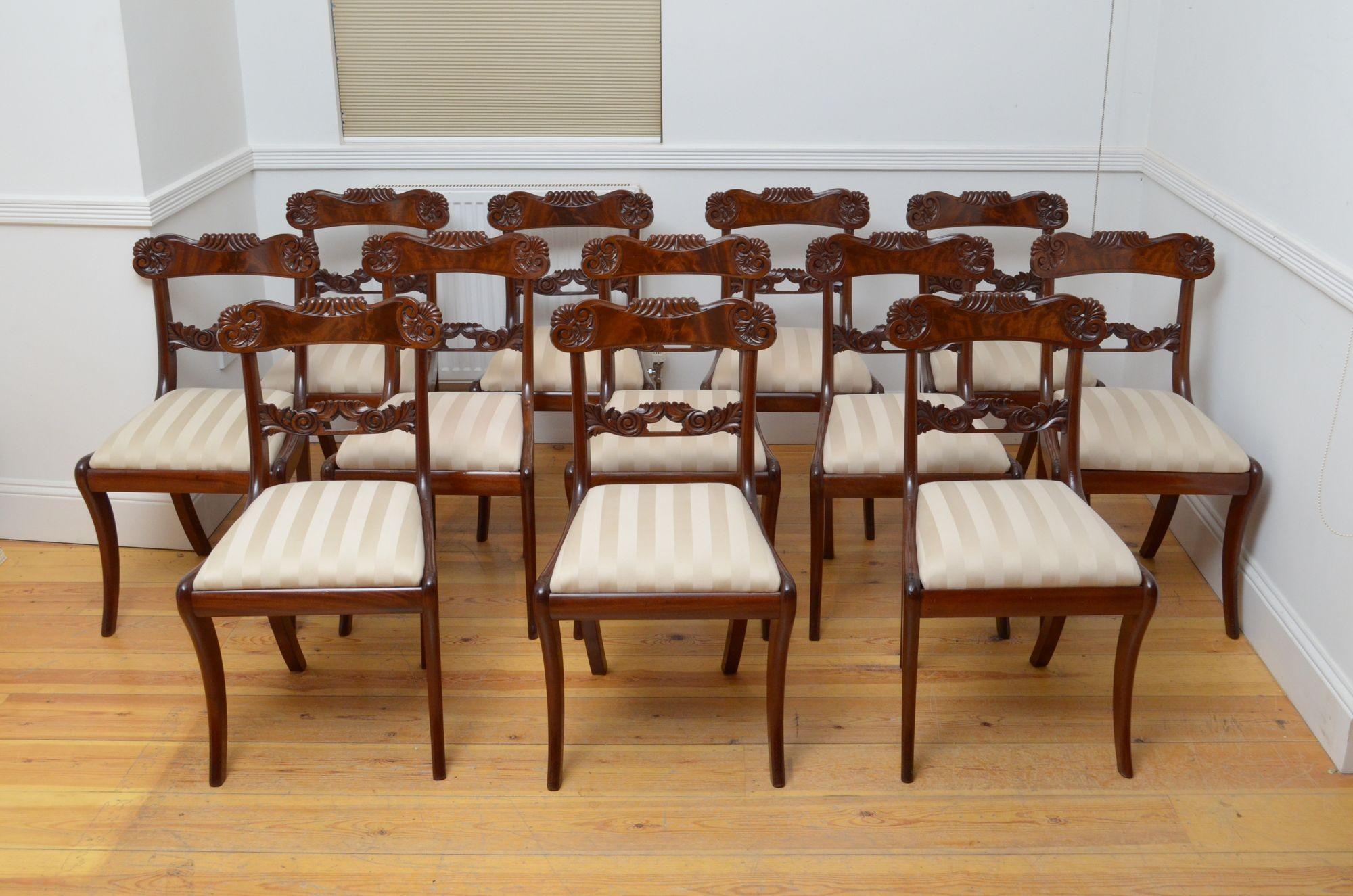 Ensemble de 12 chaises de salle à manger William IV en acajou en vente 9