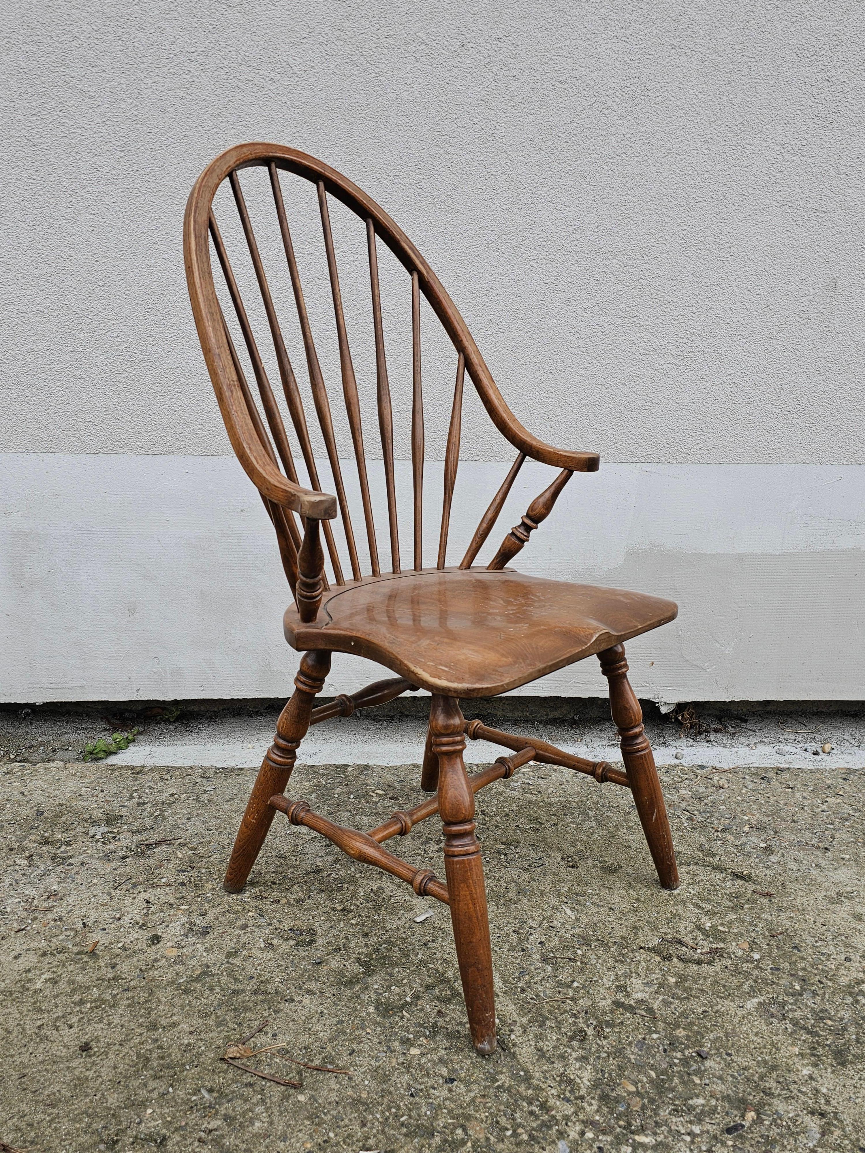International Style Set of 12 Windsor Tall Spindle Back Armchair in Beech, Yugoslavia 1950s
