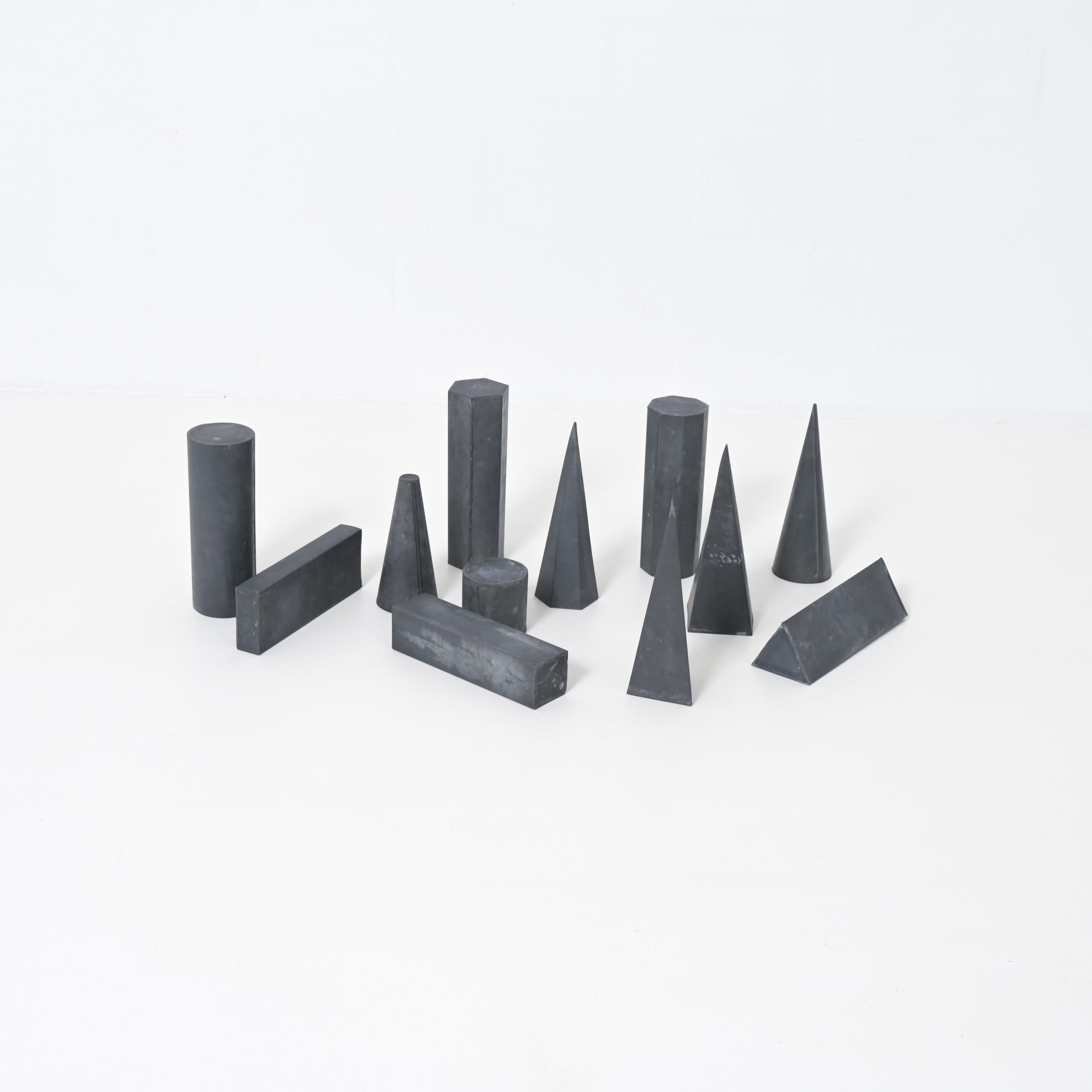Set di 12 modelli geometrici in zinco in vendita 11