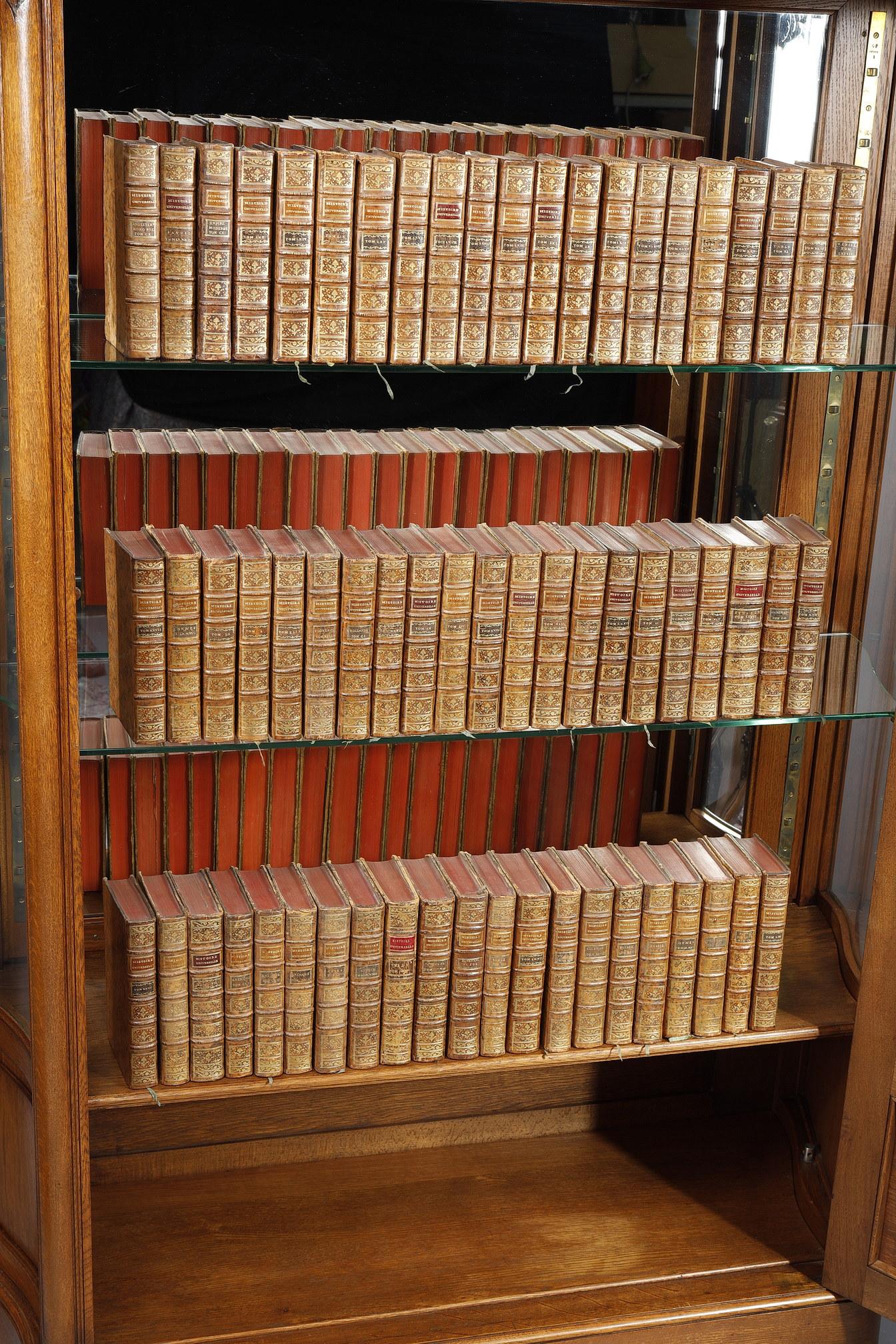 A complete set of the Universal History from the beginning of the world to the present day, composed in English by a society of Gens de Lettres and enriched with figures and maps. This is a rare complete set of 125 volumes. 126 vol in 8, including